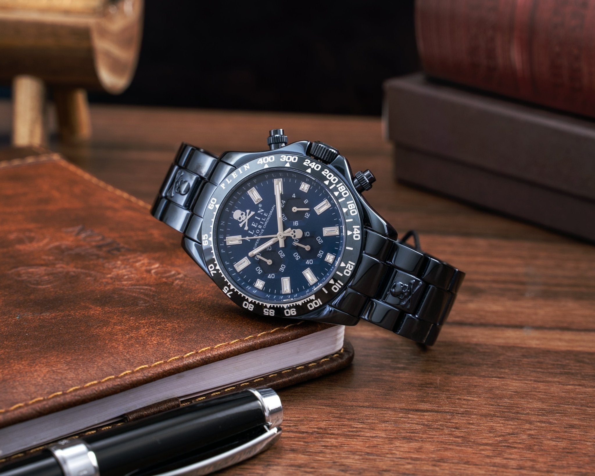Bảo quản đồng hồ cơ đúng cách: Bao lâu cần lên cót để tránh hư hỏng? - L&M Luxury Timepieces
