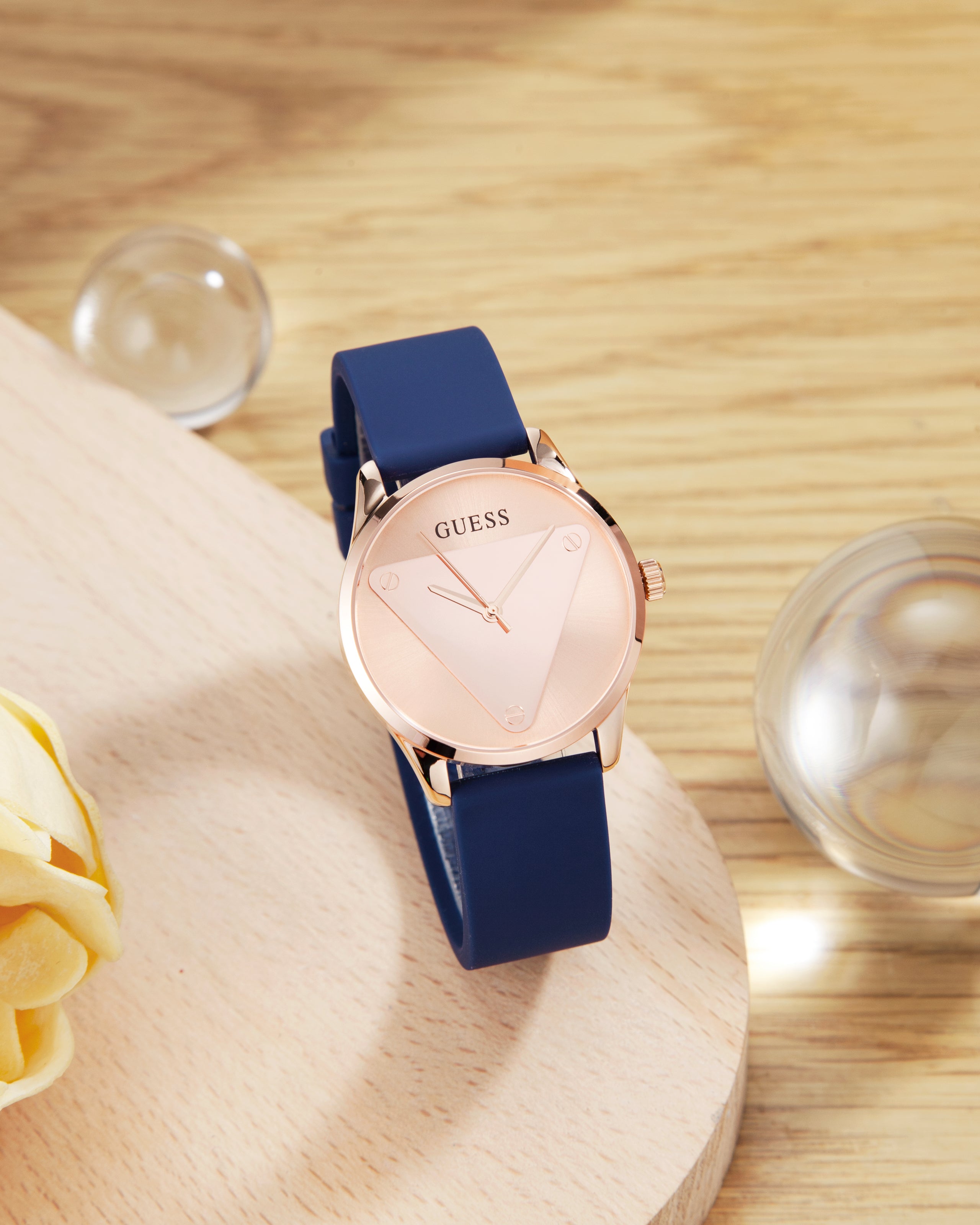 Đồng Hồ Nữ Emblem