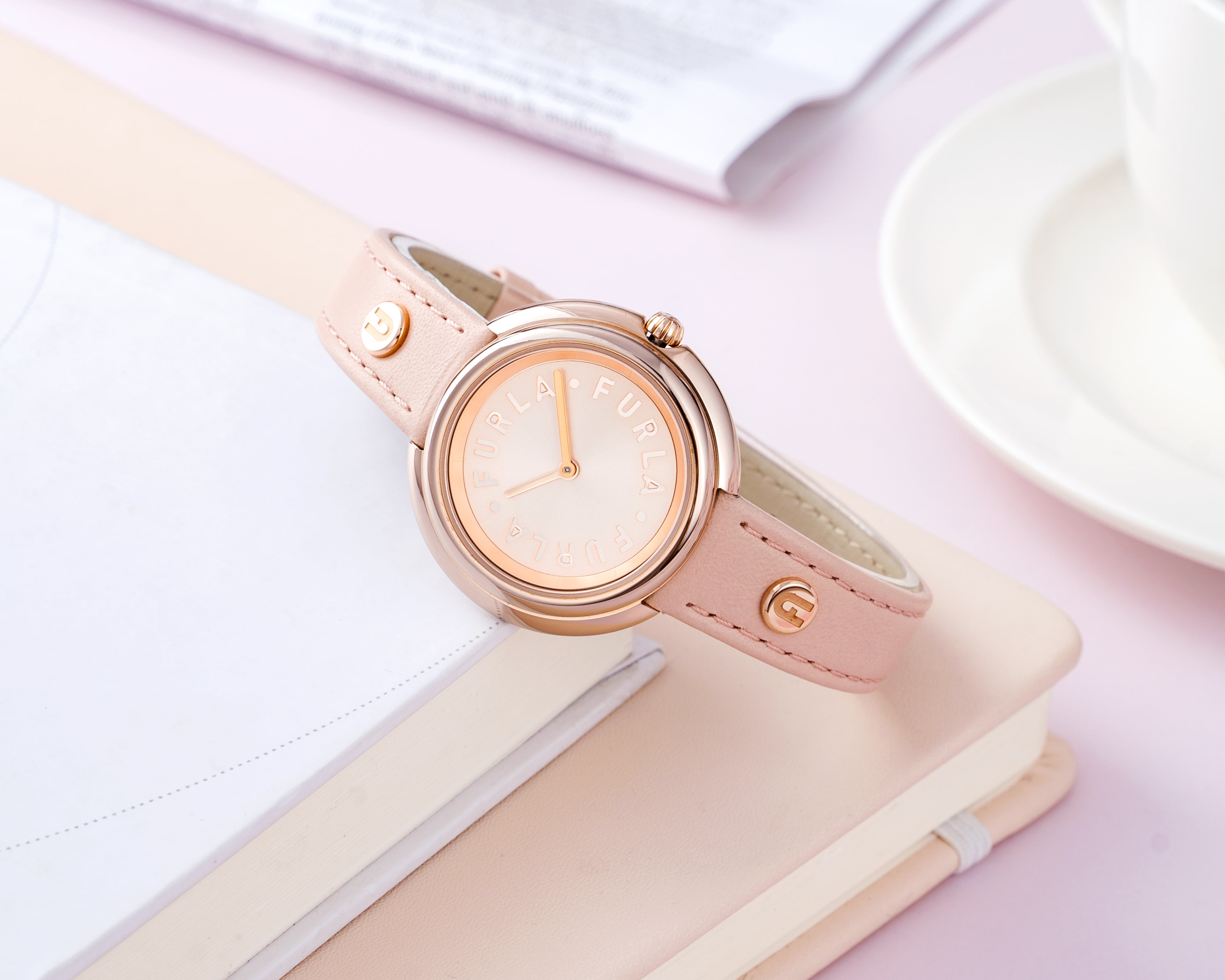 Đồng Hồ Nữ Icon Shape