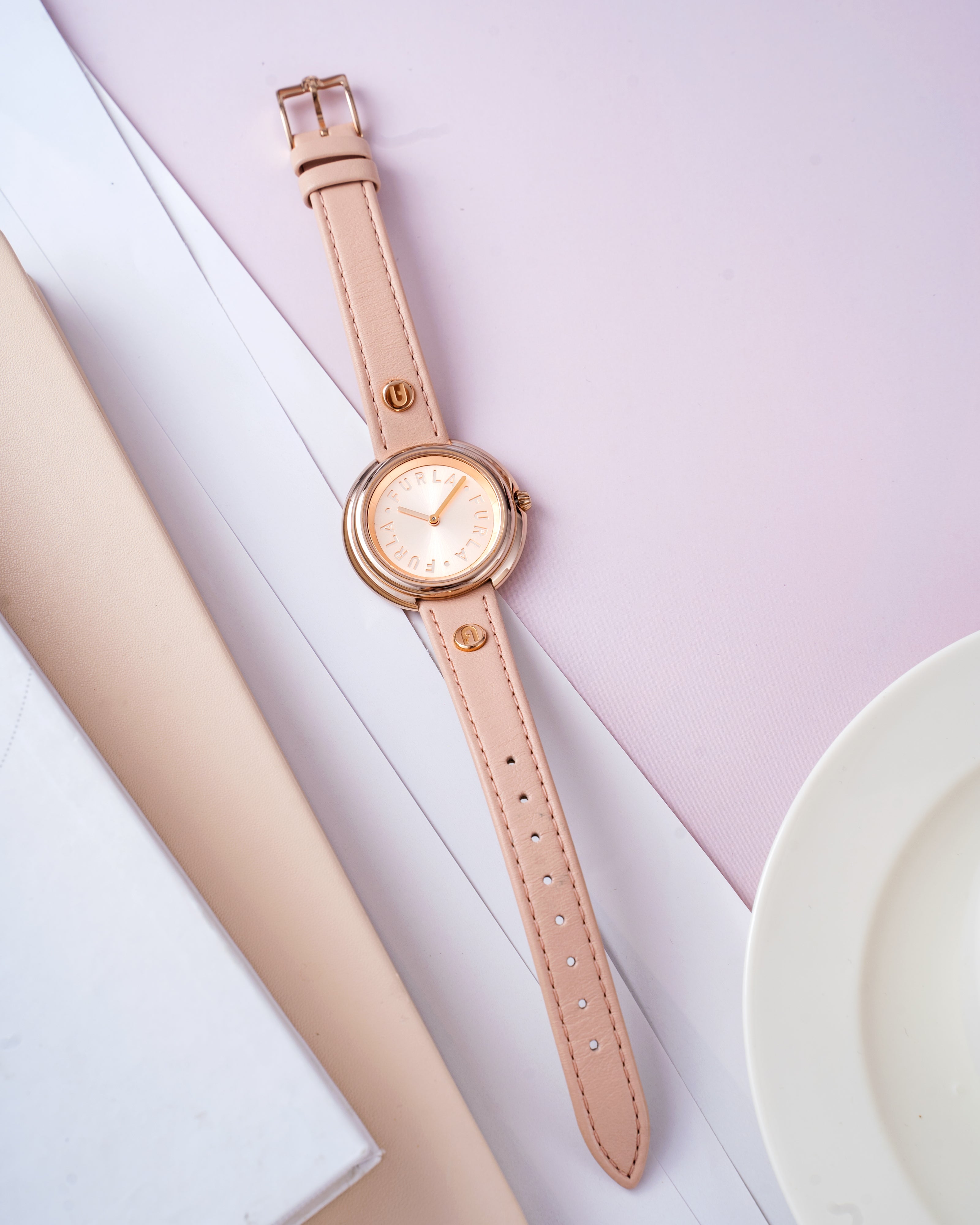 Đồng Hồ Nữ Icon Shape