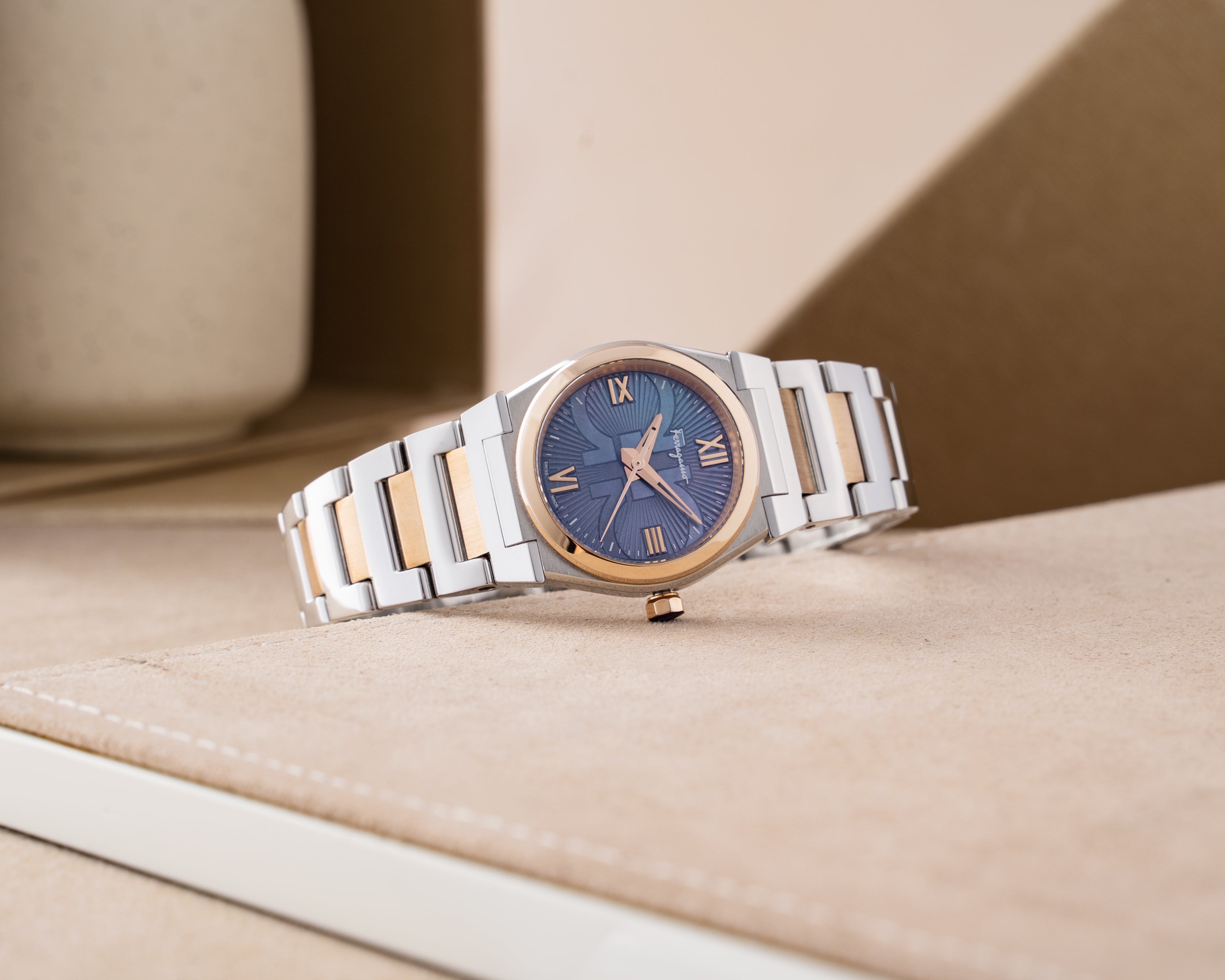 Đồng Hồ Nữ Vega Lady