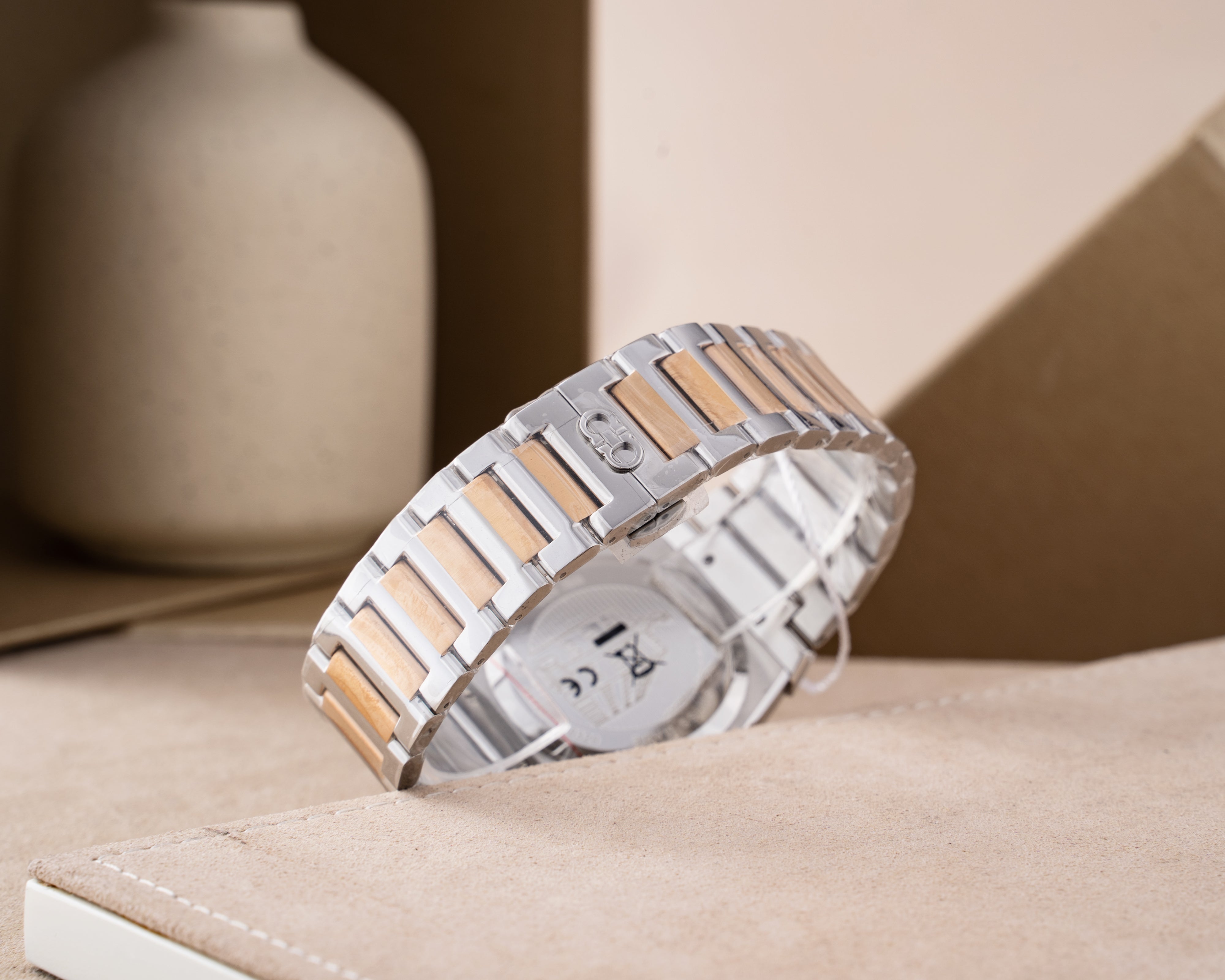 Đồng Hồ Nam Vega Gent