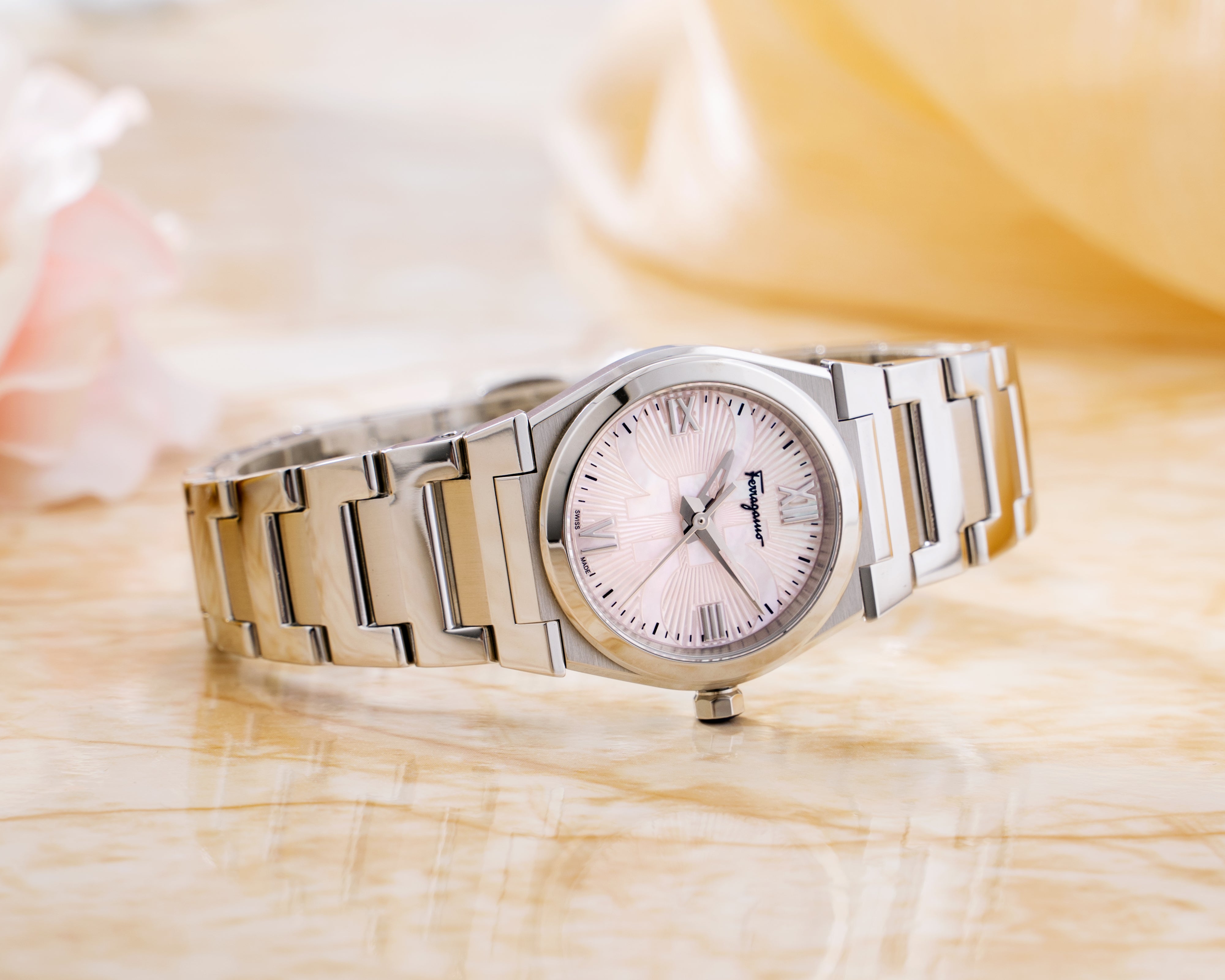 Đồng Hồ Nữ Vega Lady