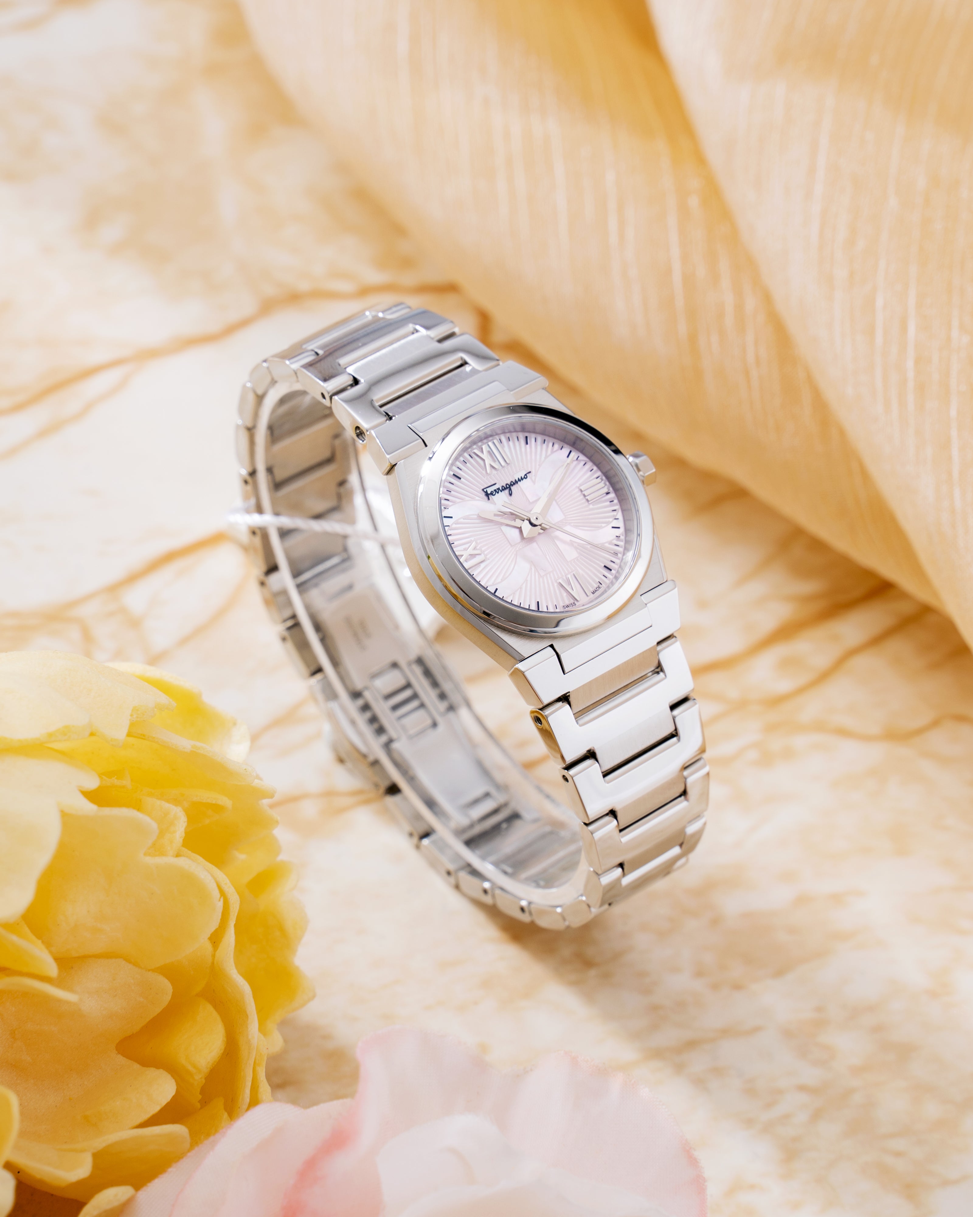 Đồng Hồ Nữ Vega Lady