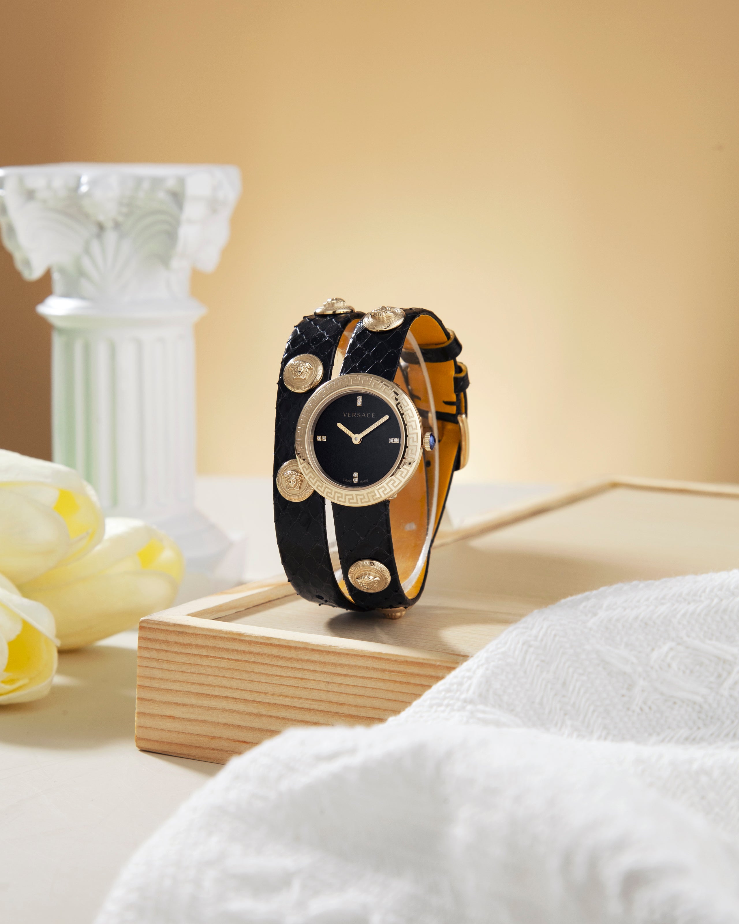 Đồng Hồ Nữ Medusa Stud Icon