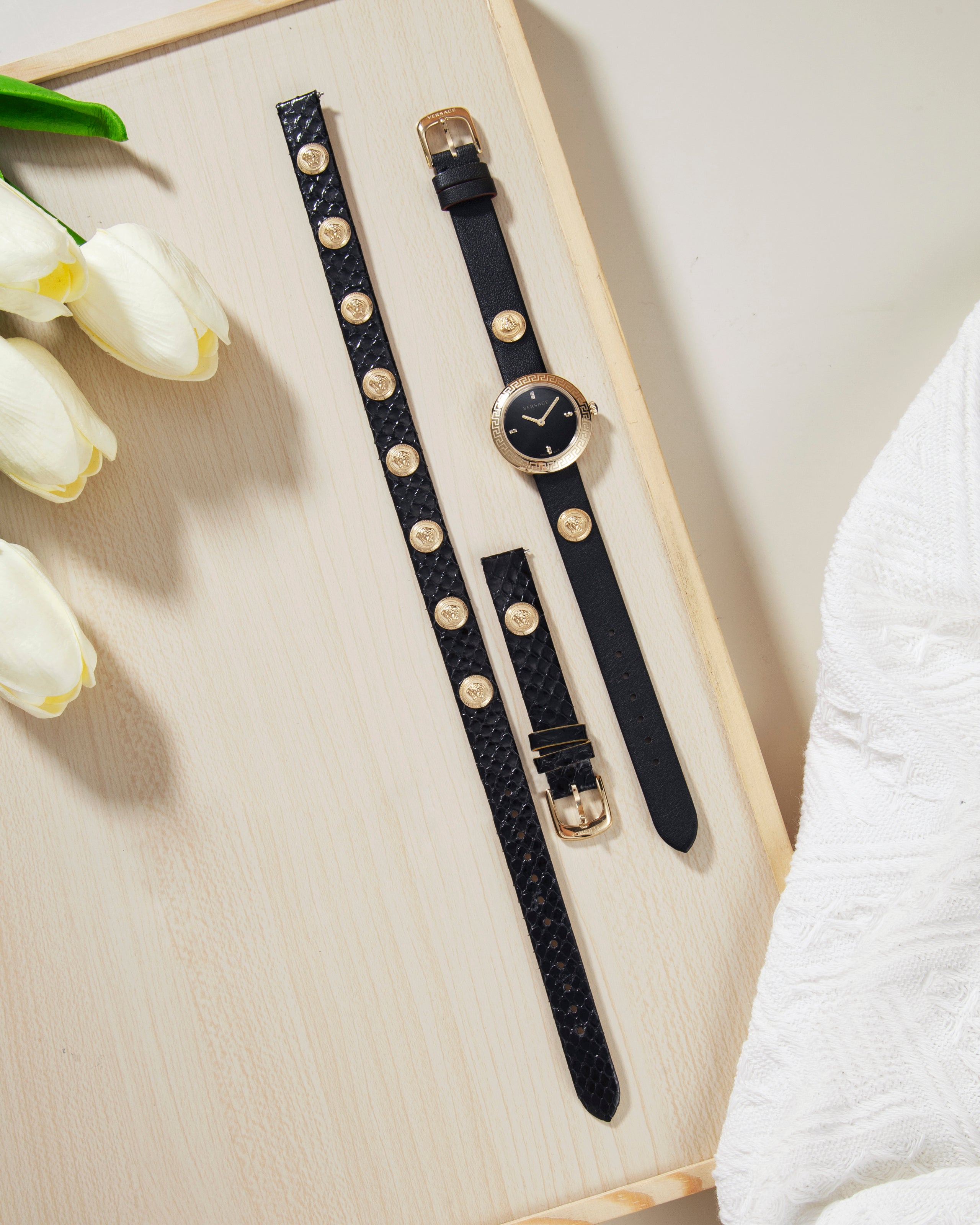 Đồng Hồ Nữ Medusa Stud Icon