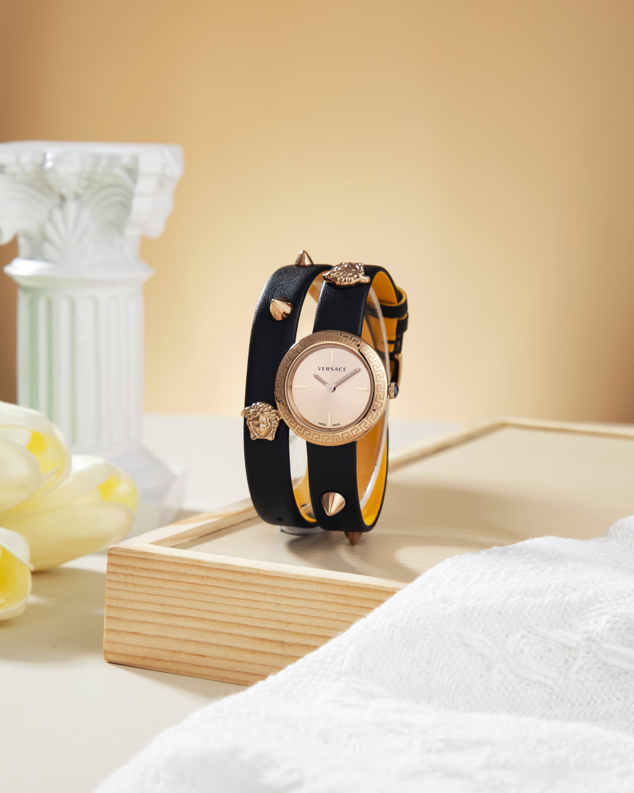 Đồng Hồ Nữ Medusa Stud Icon