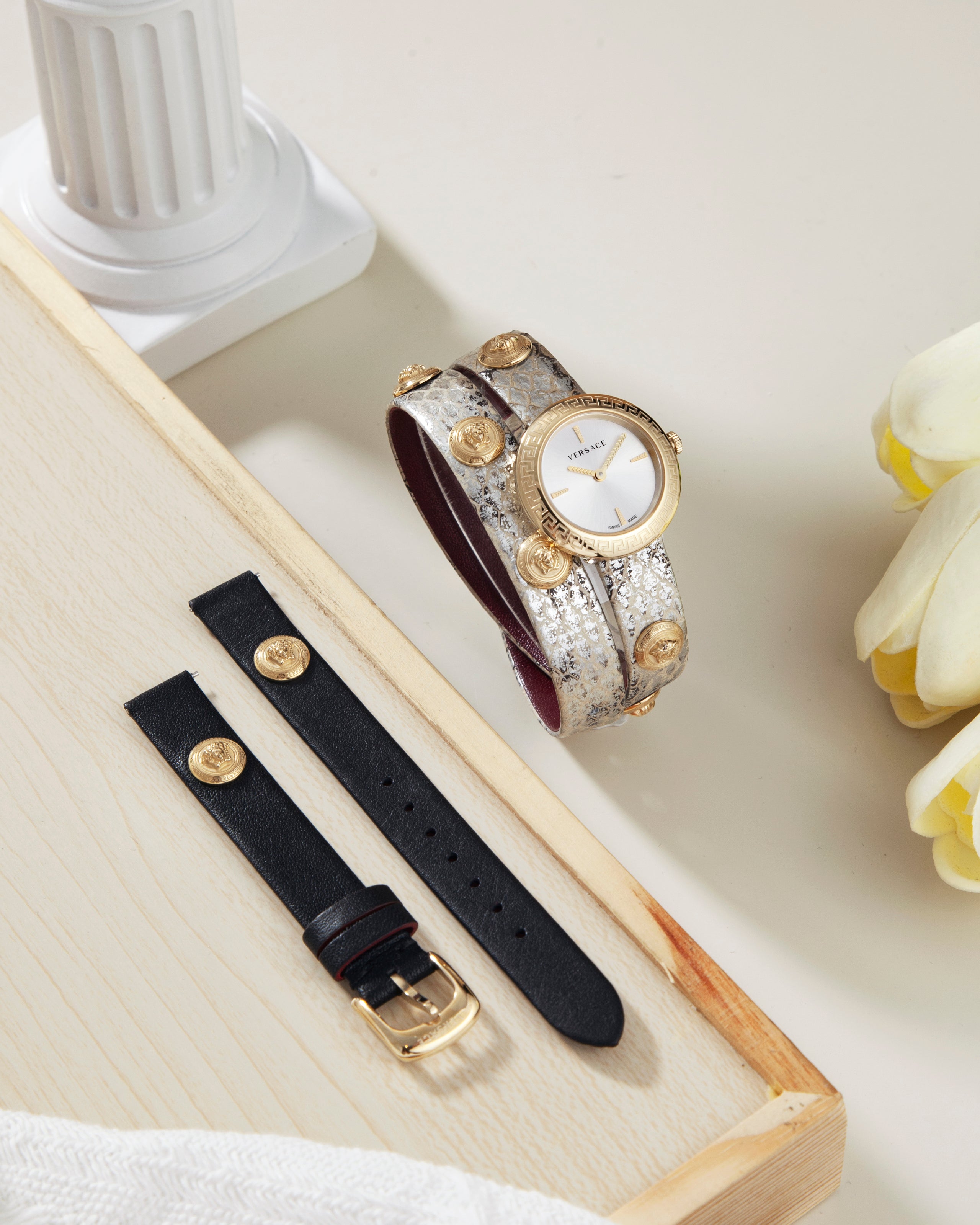 Đồng Hồ Nữ Medusa Stud Icon