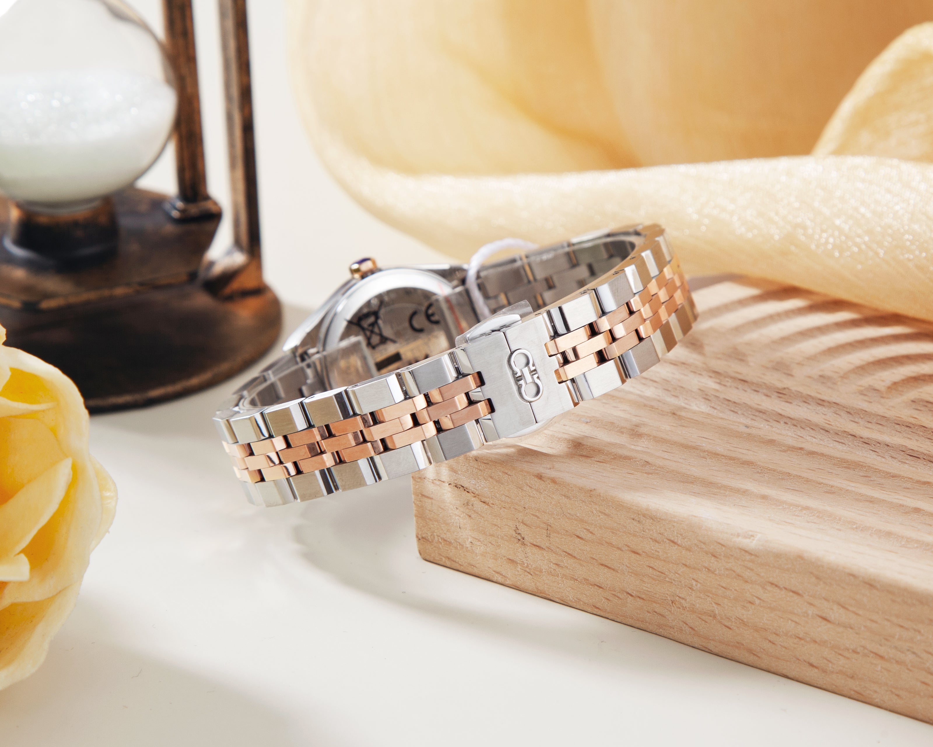 Đồng Hồ Nữ Vega Diamond Lady