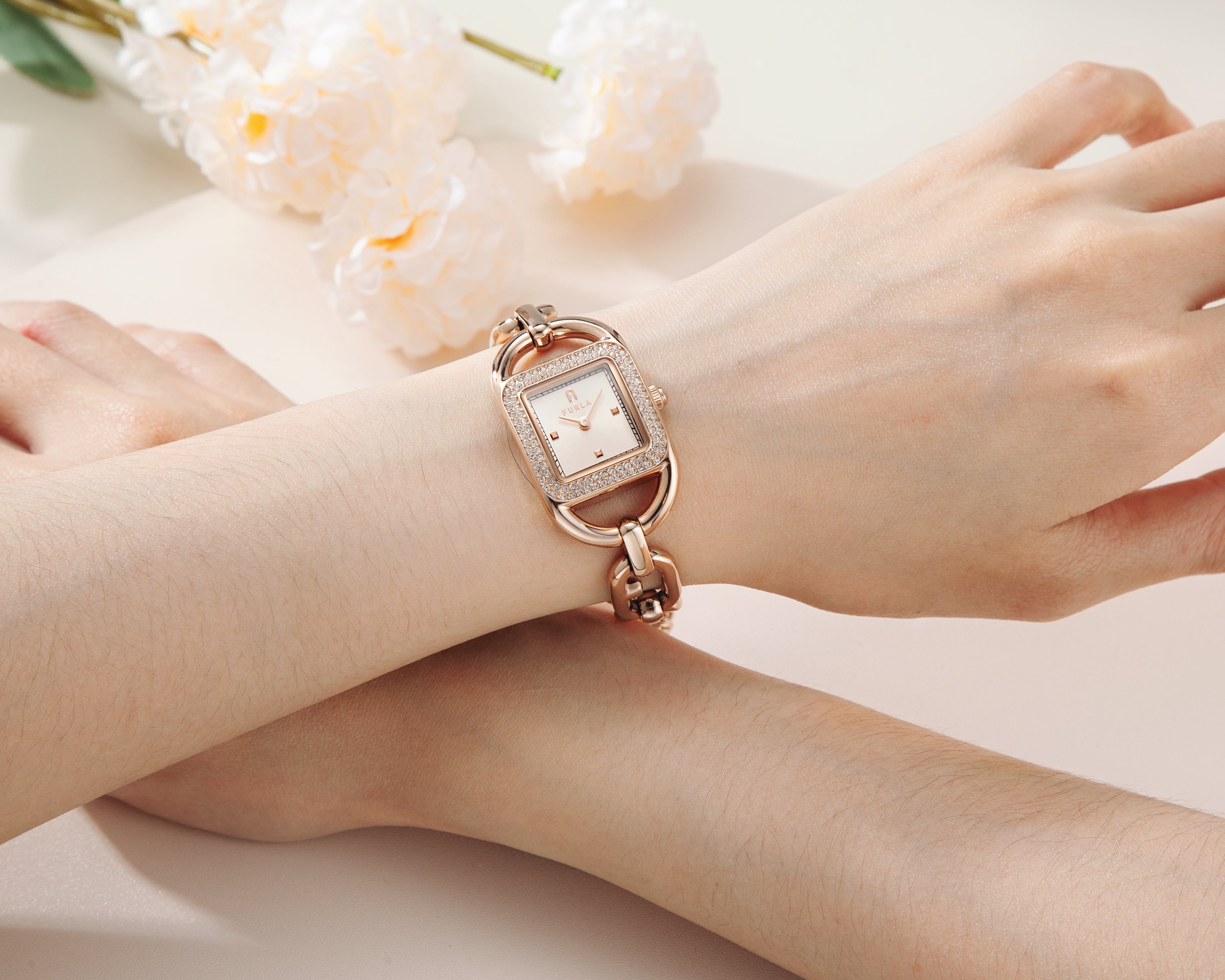 Đồng Hồ Nữ Chain Square Logo