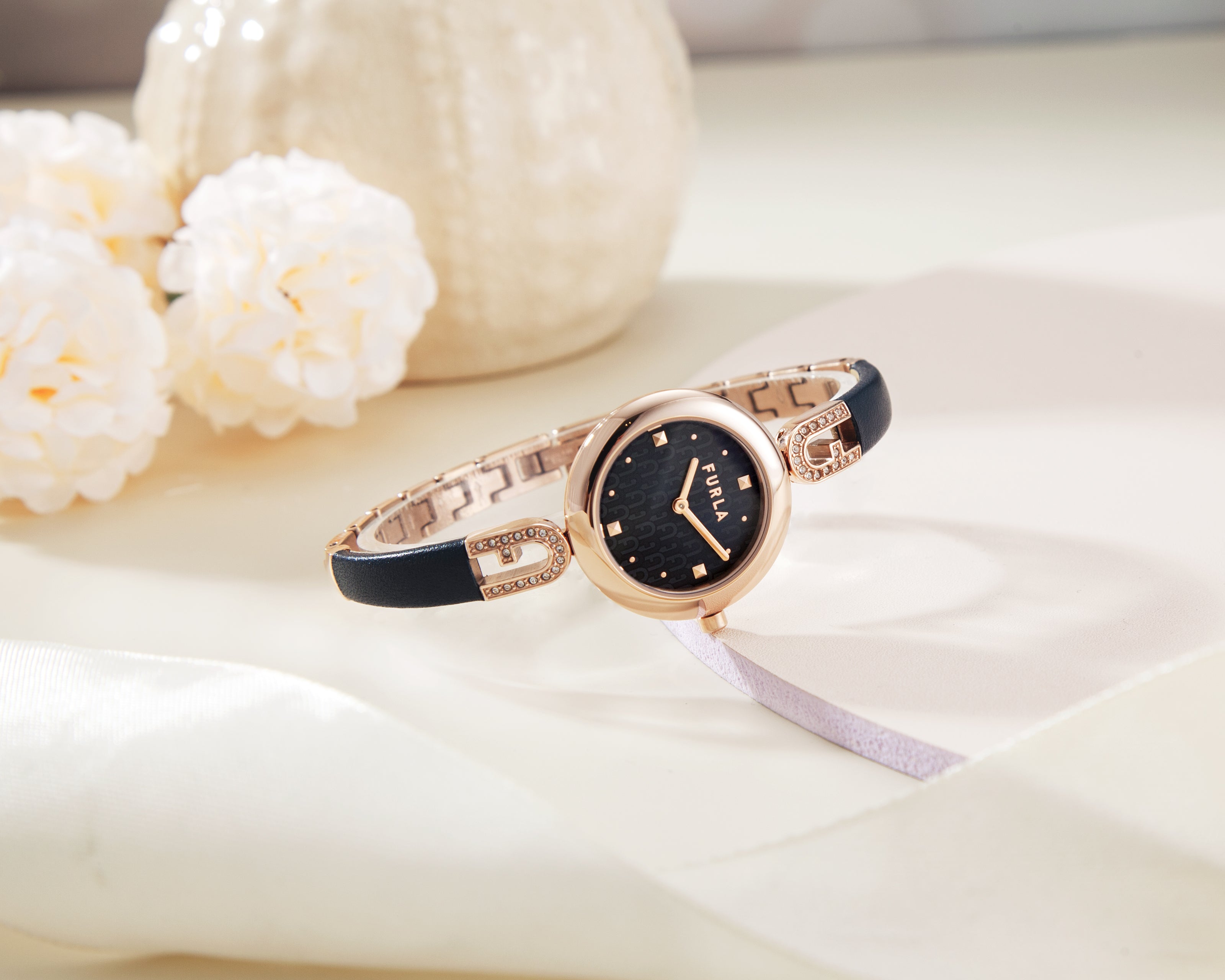 Đồng Hồ Nữ Bangle