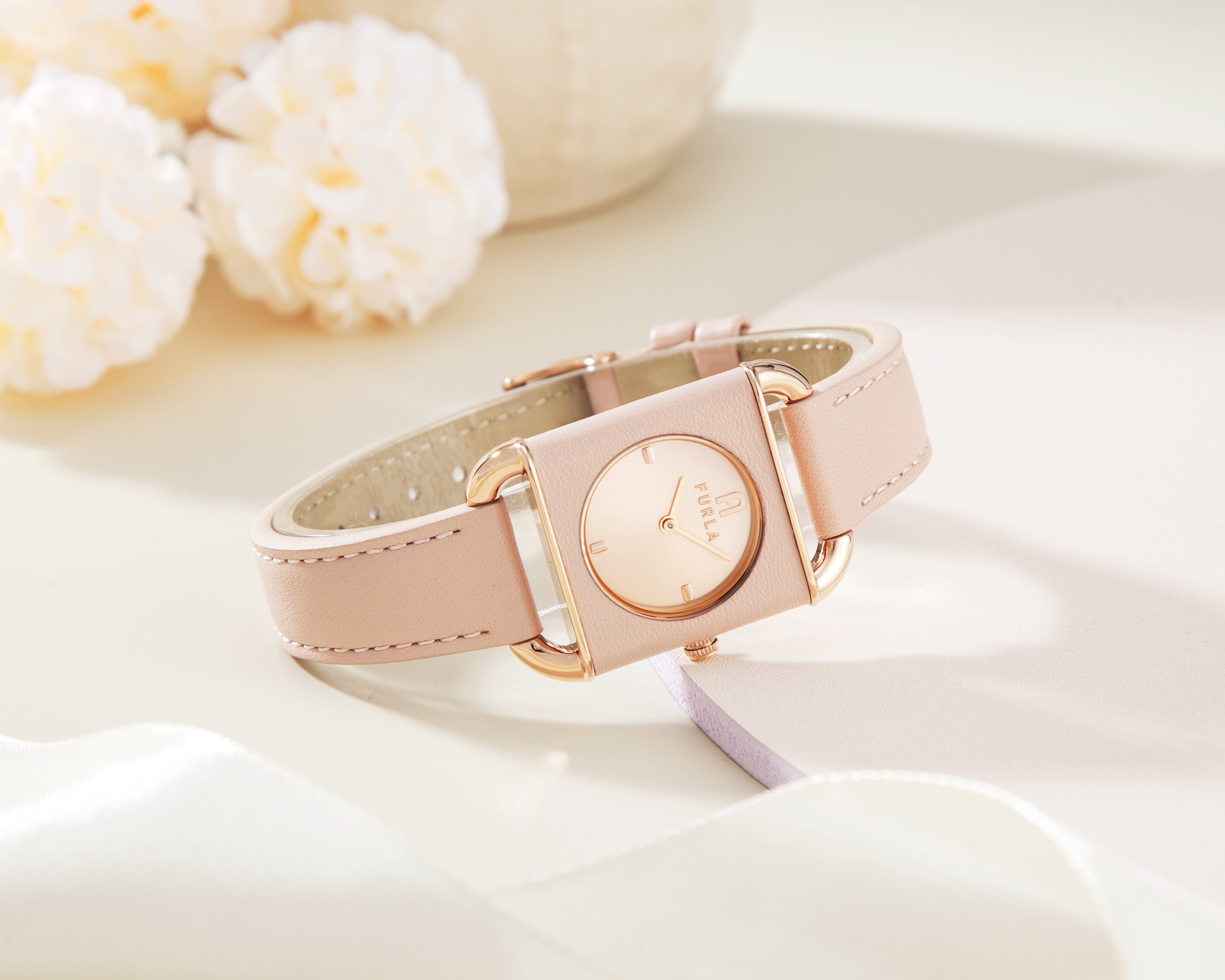 Đồng Hồ Nữ Arco Square