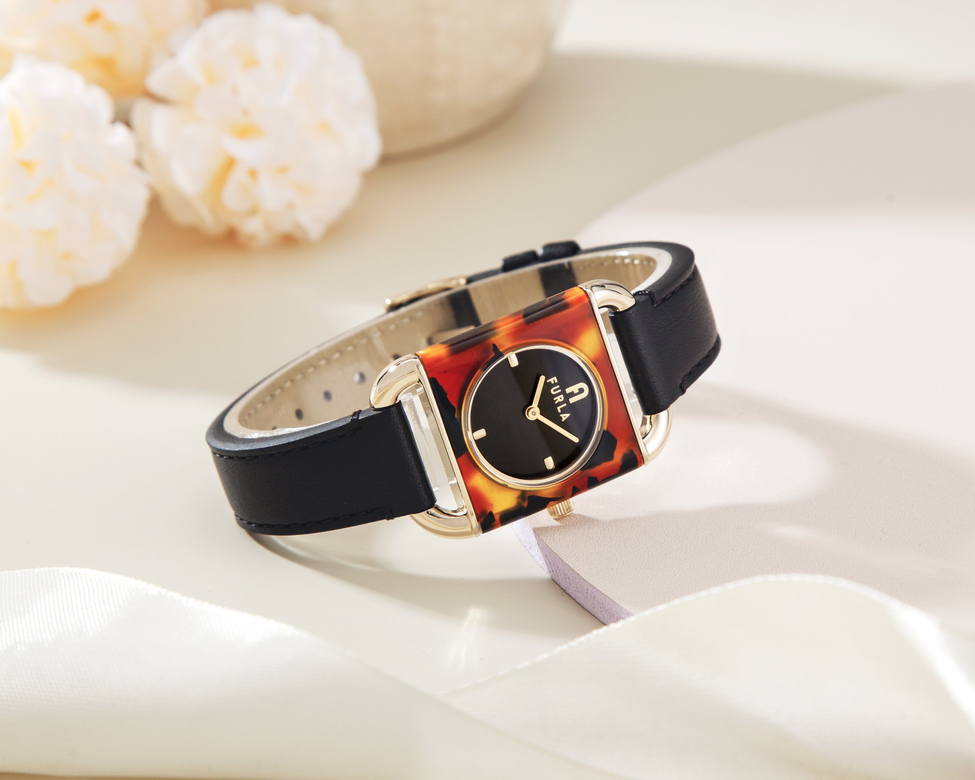 Đồng Hồ Nữ Arco Square