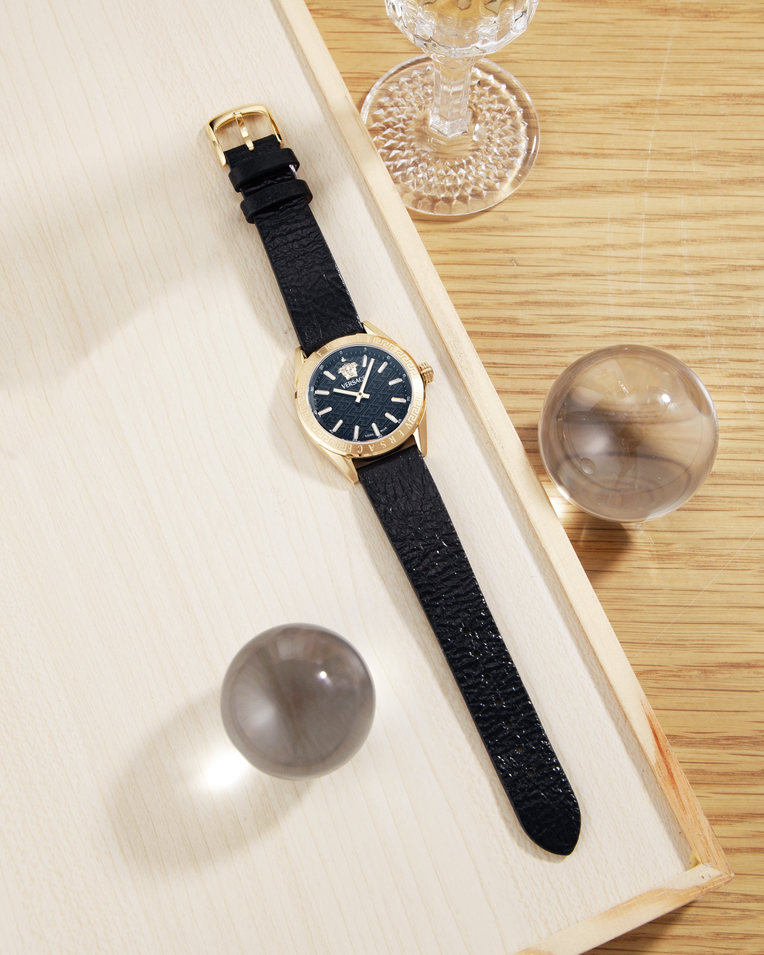 Đồng Hồ Nữ V-Code