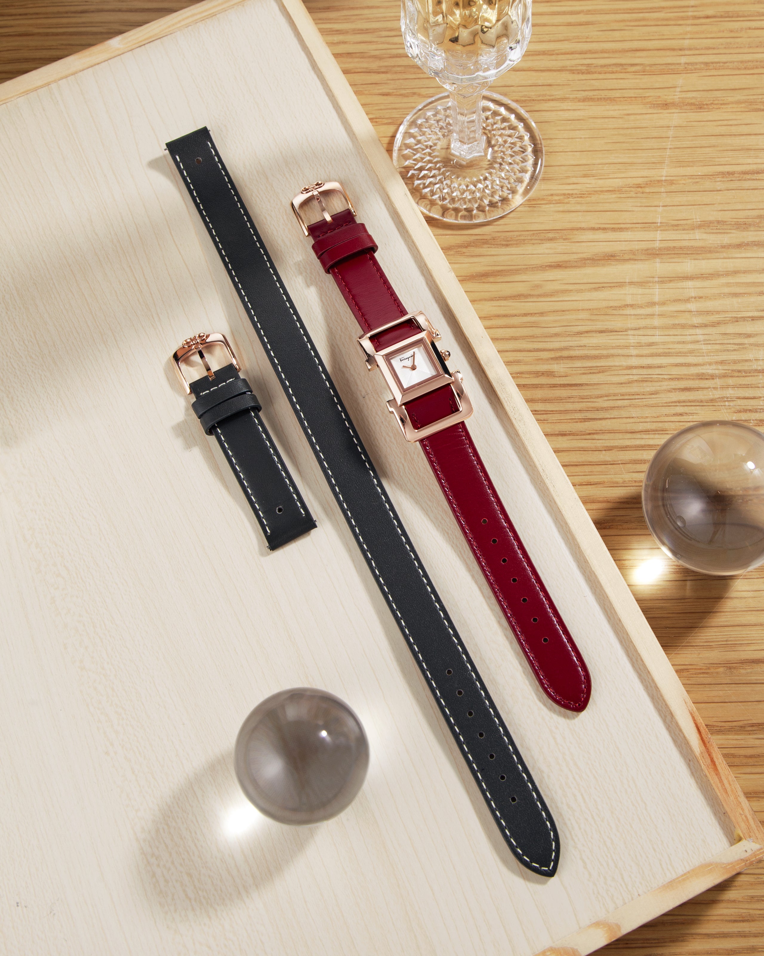 Đồng Hồ Nữ Square Ingot