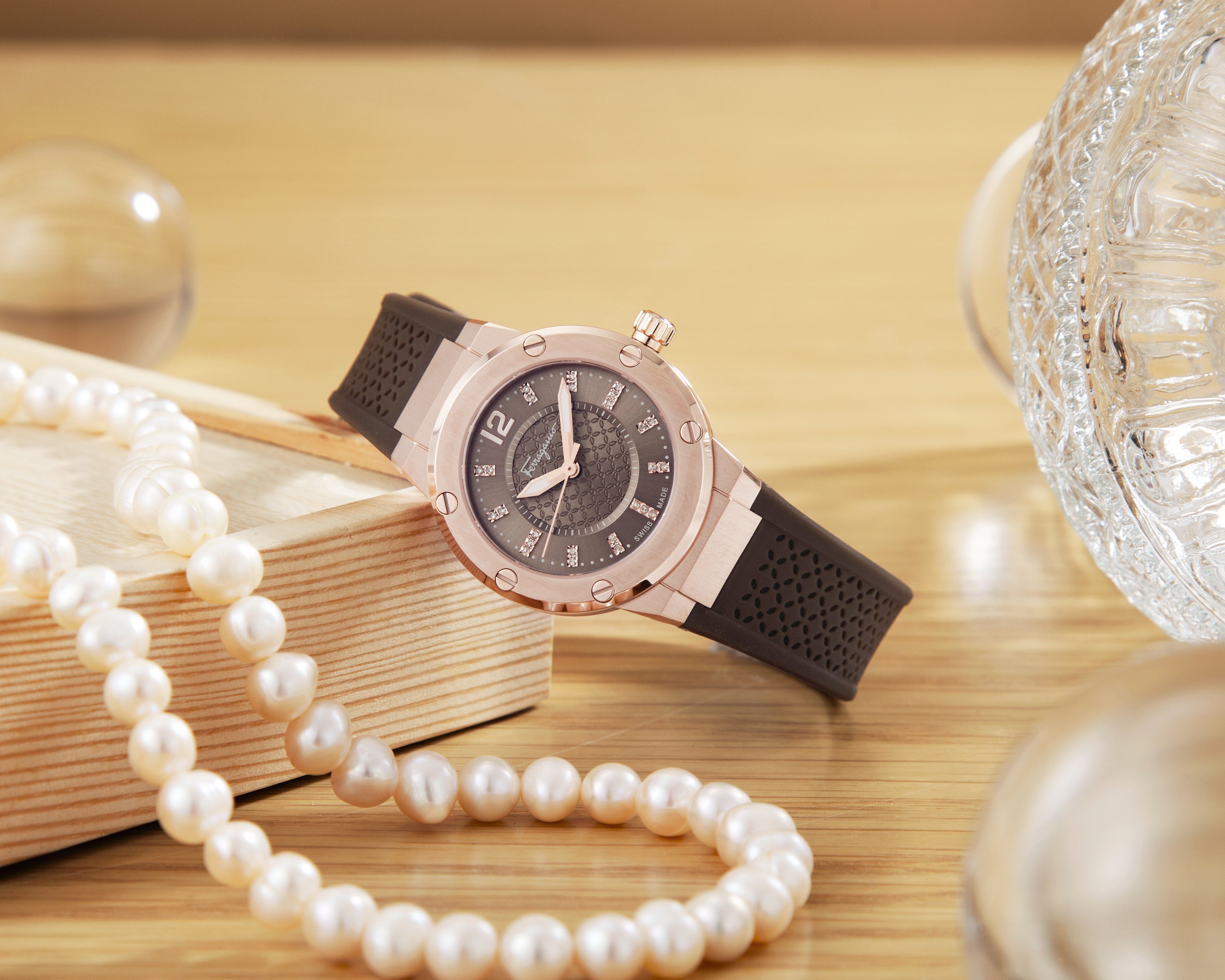 Đồng Hồ Nữ F-8