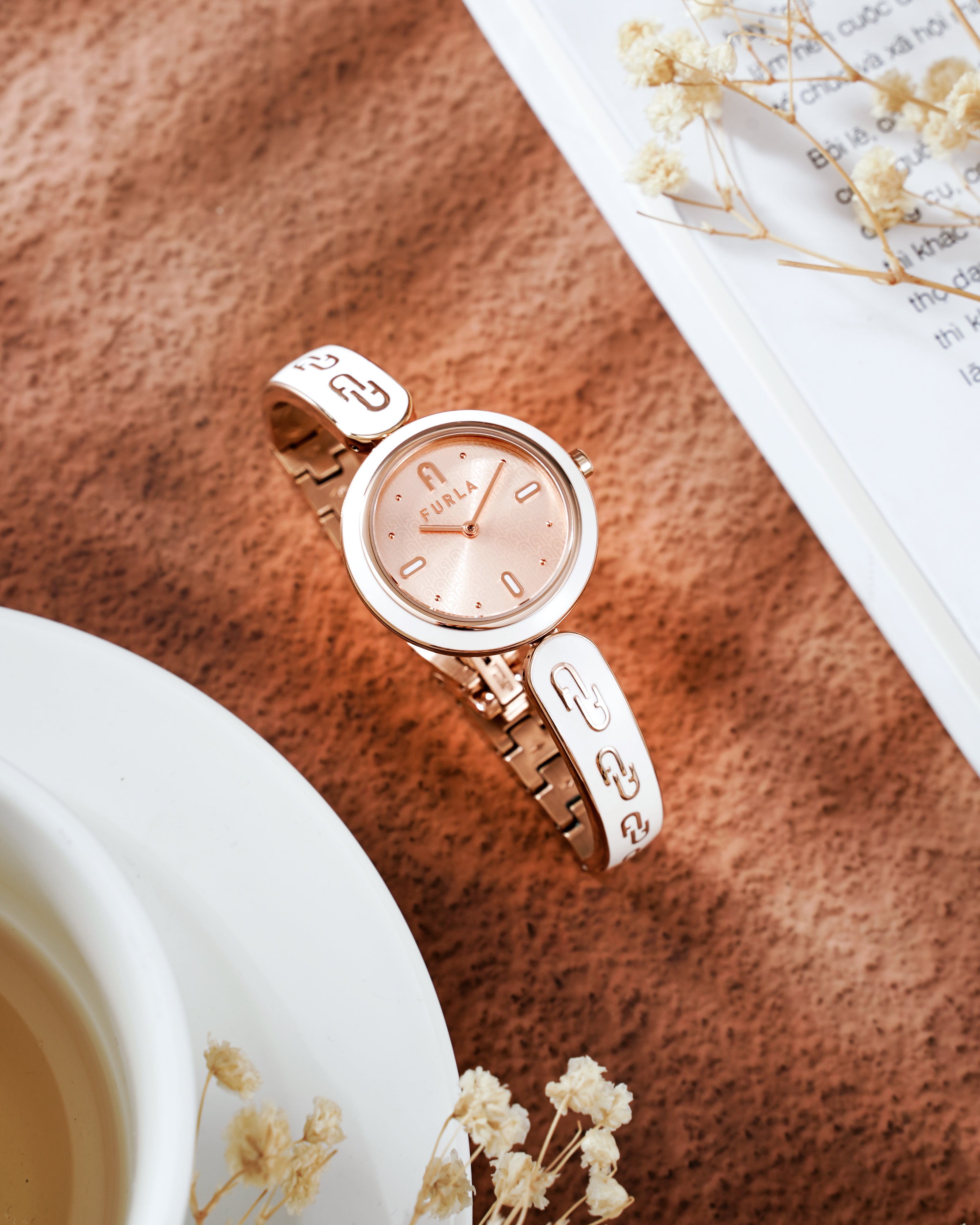 Đồng Hồ Nữ Bangle