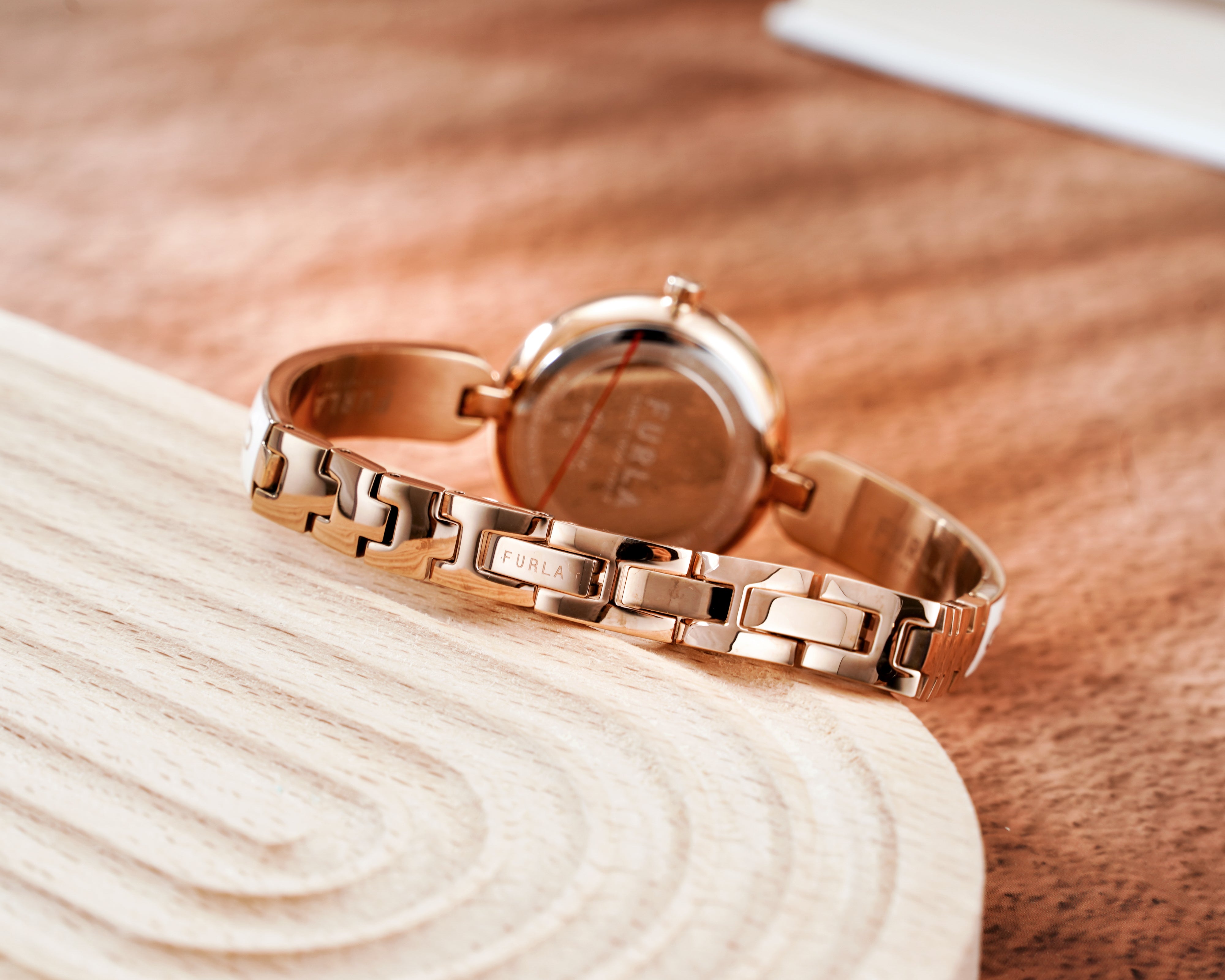 Đồng Hồ Nữ Bangle