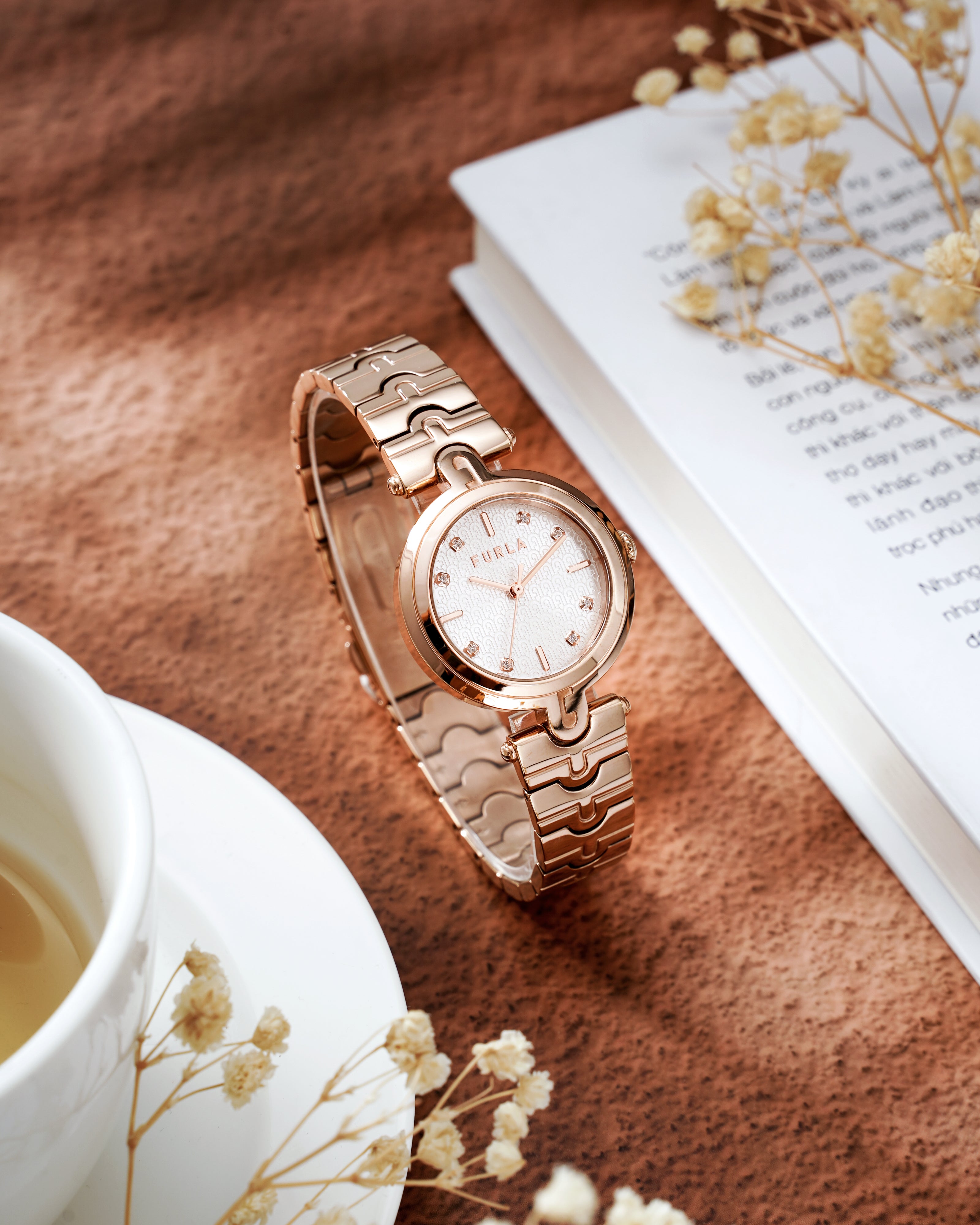 Đồng Hồ Nữ Arch Bar