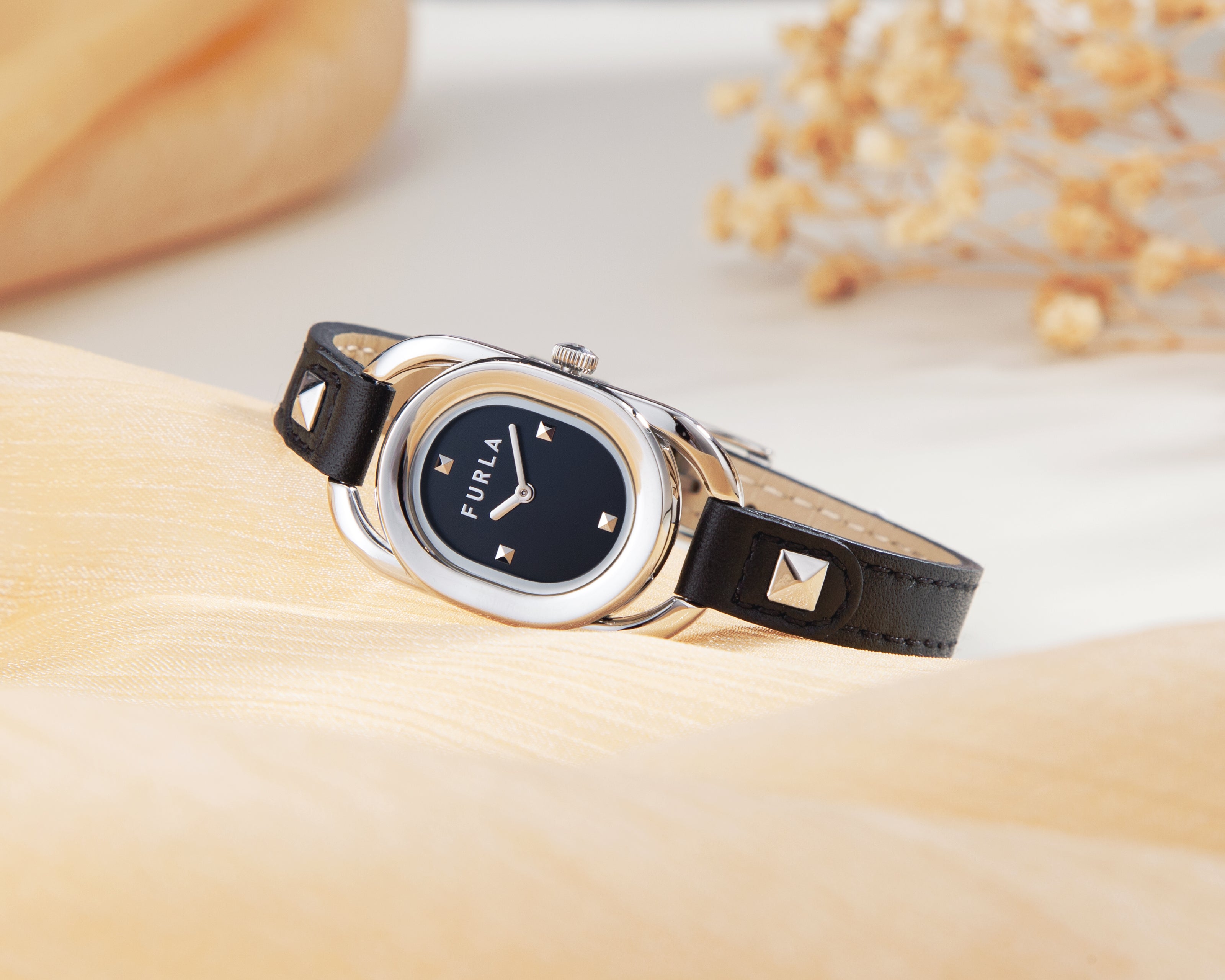 Đồng Hồ Nữ Studs