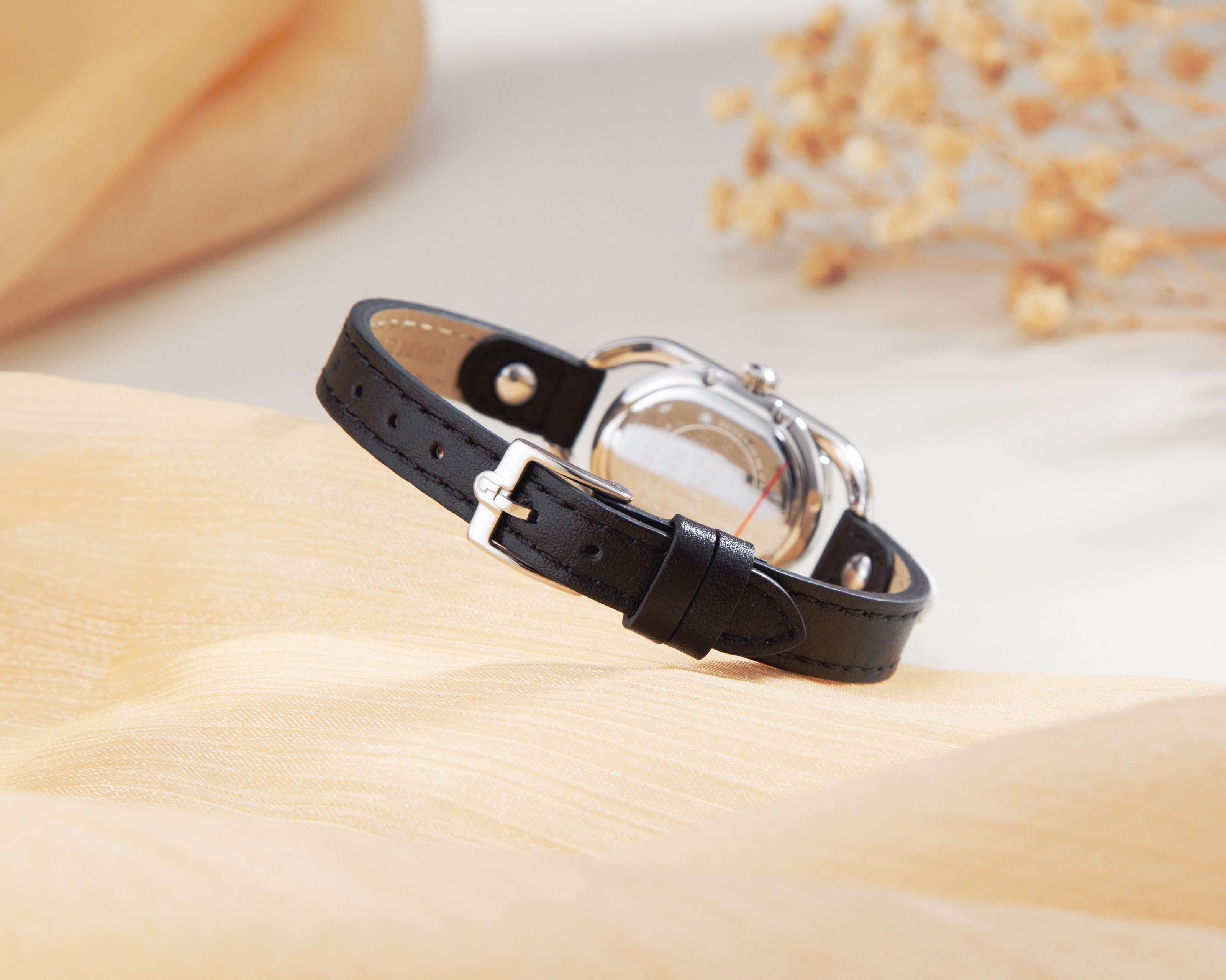 Đồng Hồ Nữ Studs