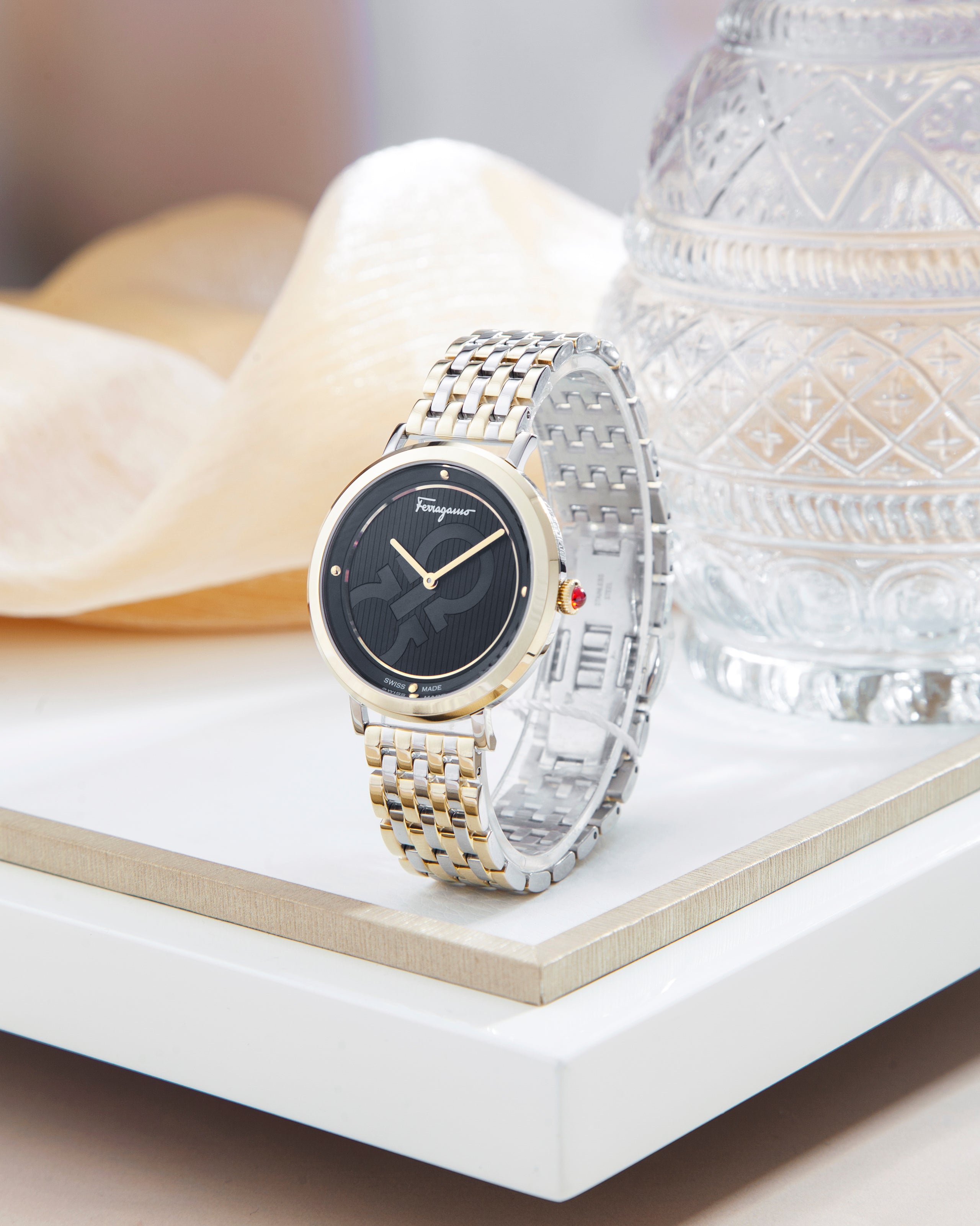 Đồng Hồ Nữ Logomania