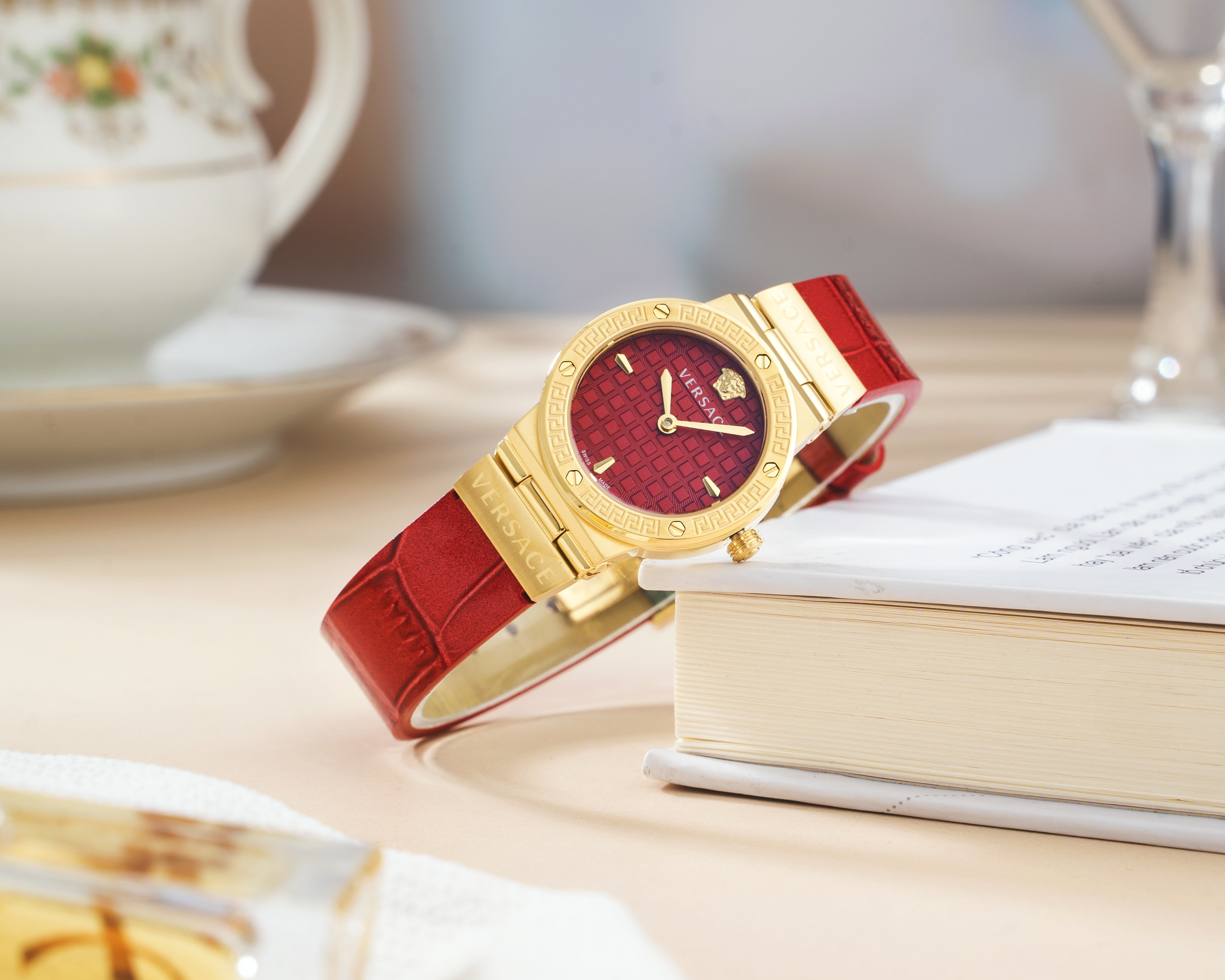 Đồng Hồ Nữ Greca Logo Mini