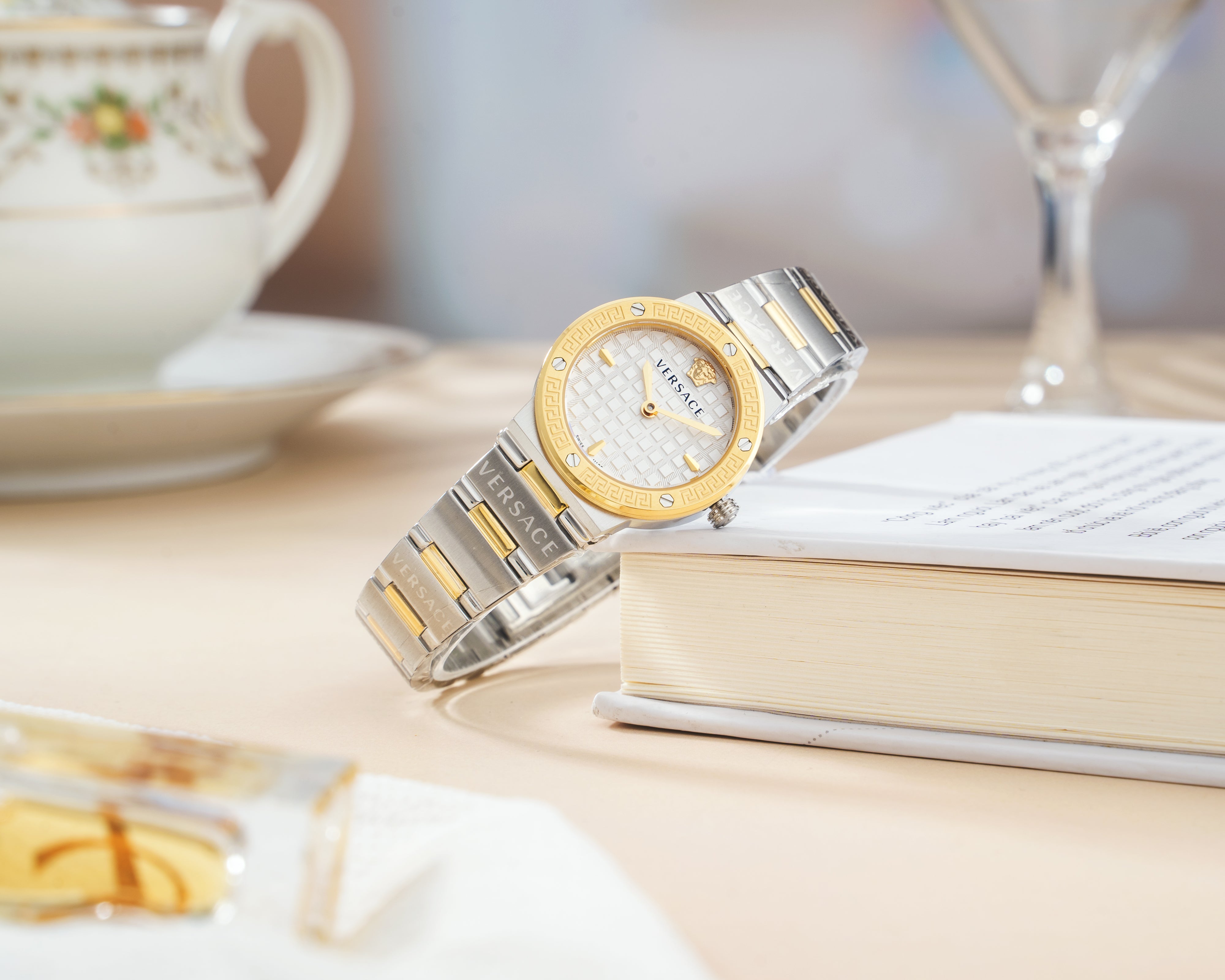 Đồng Hồ Nữ Greca Logo Mini