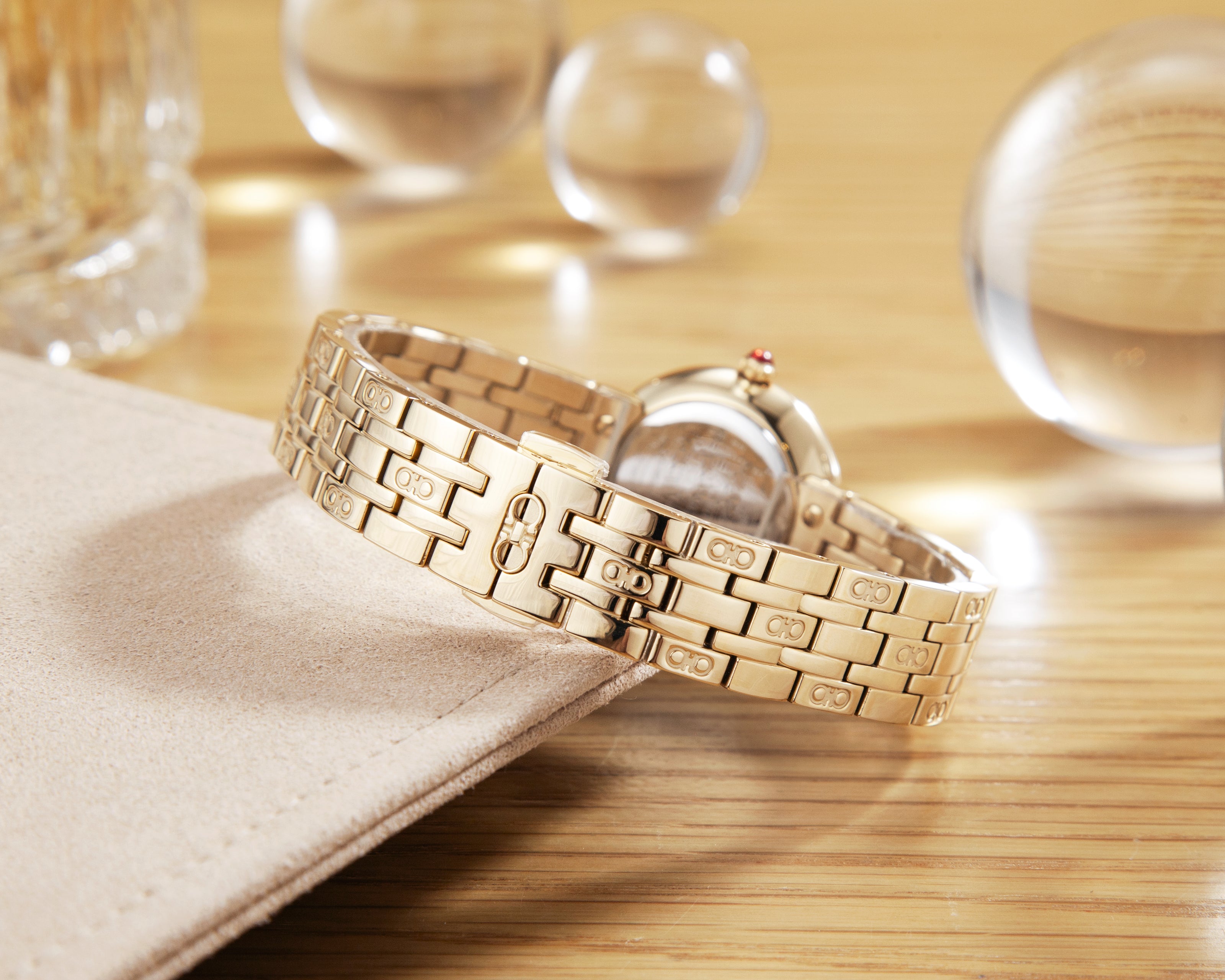 Đồng Hồ Nữ Signature