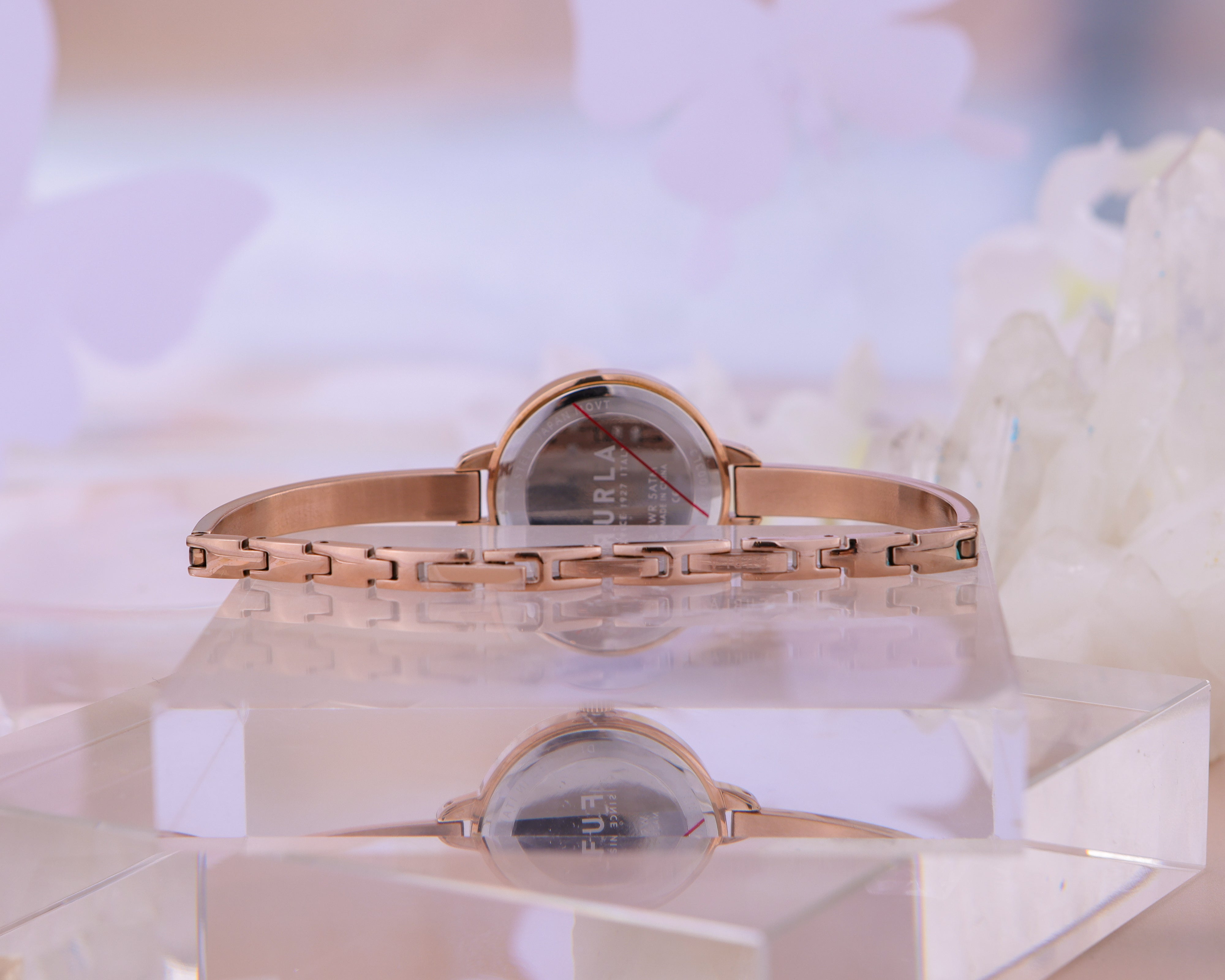 Đồng Hồ Nữ Petite Bangle