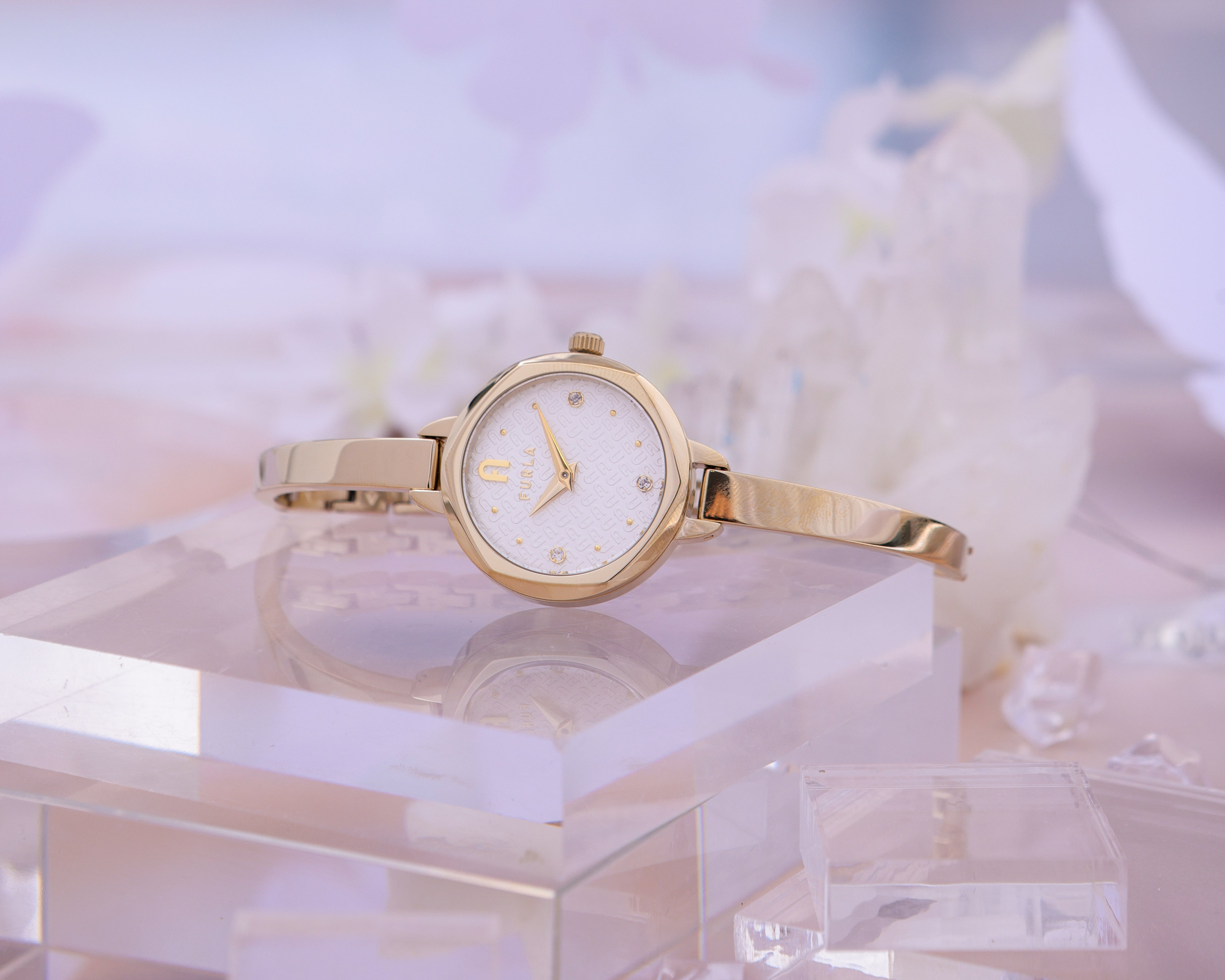 Đồng Hồ Nữ Petite Bangle