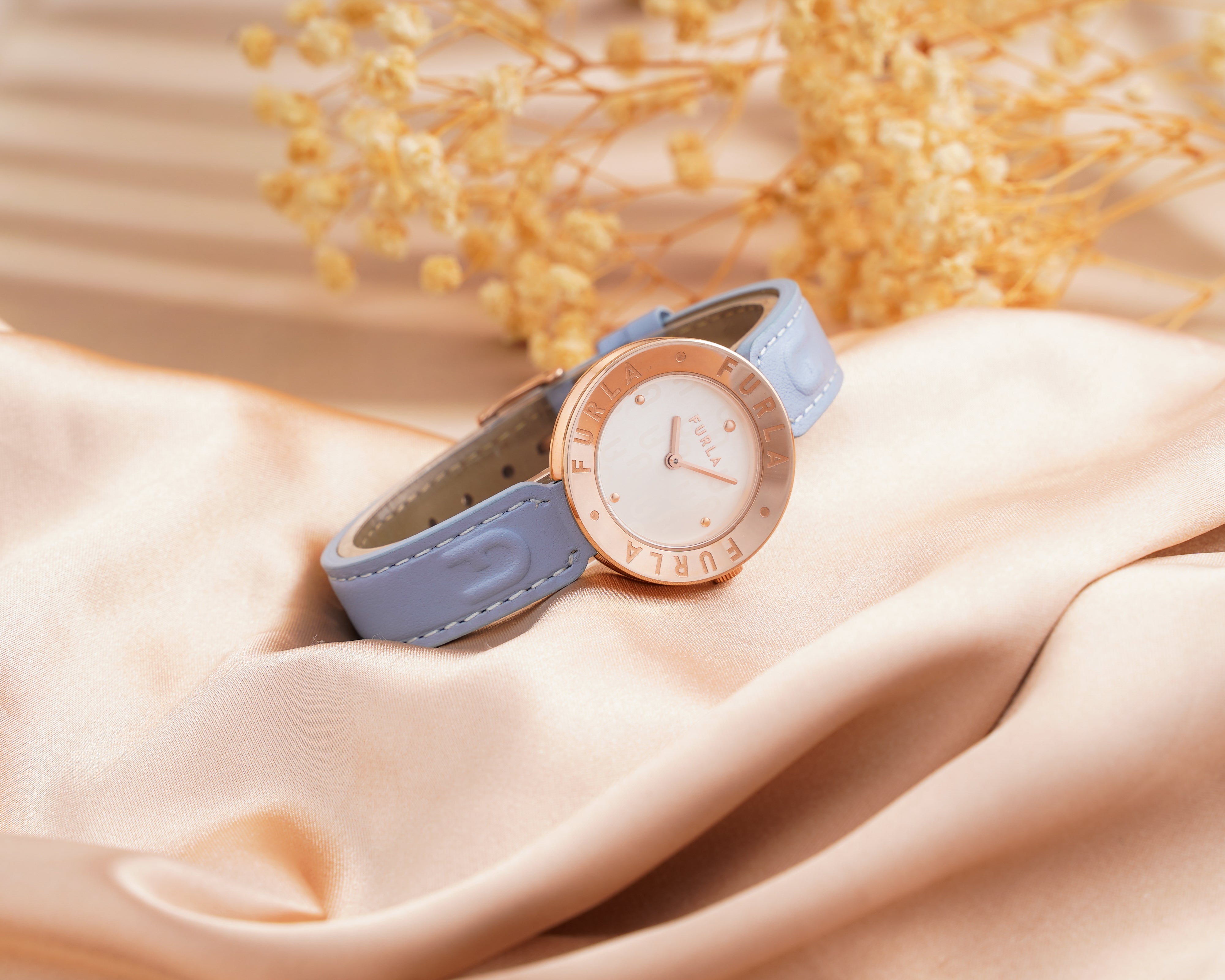 Đồng Hồ Nữ Essential