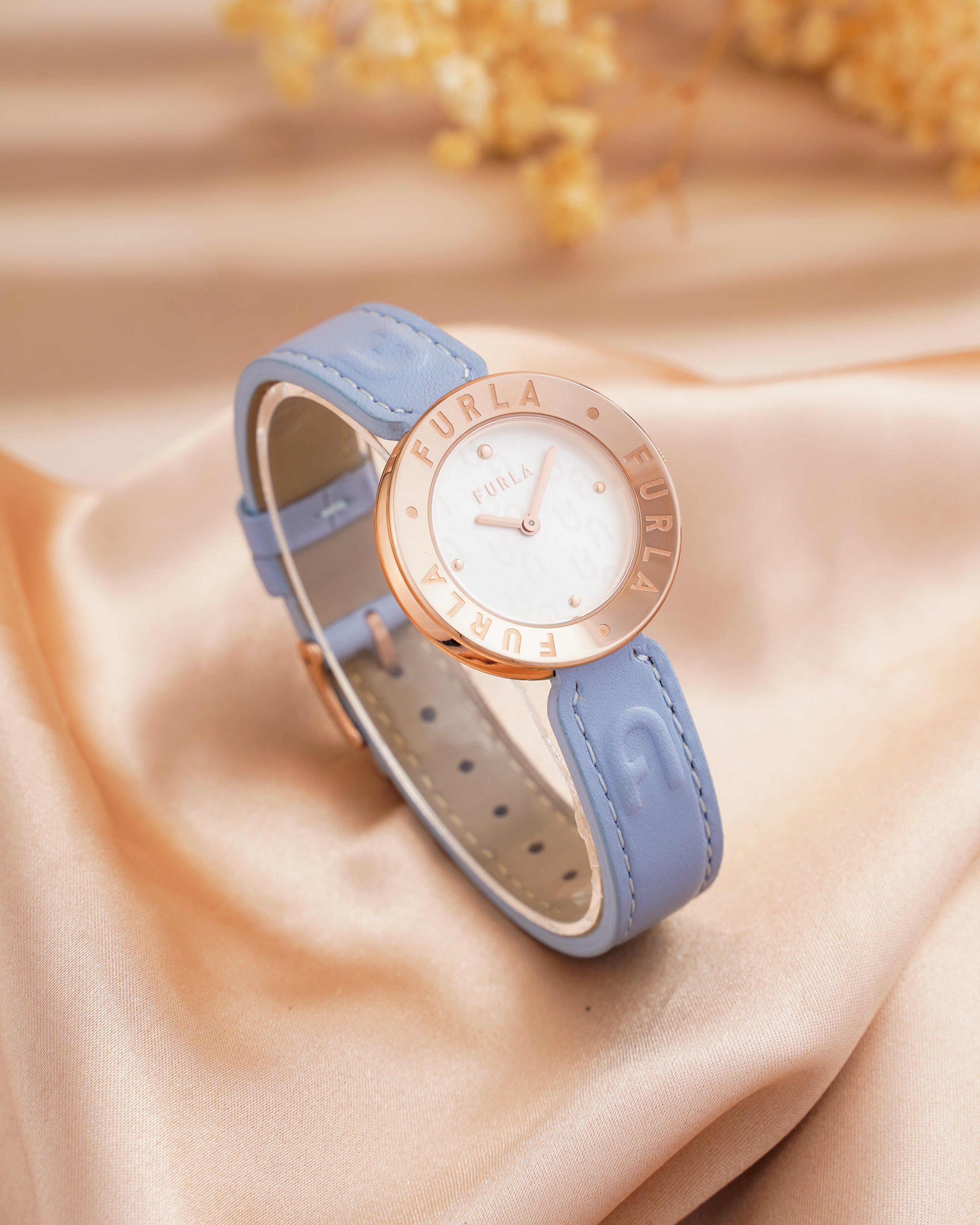 Đồng Hồ Nữ Essential