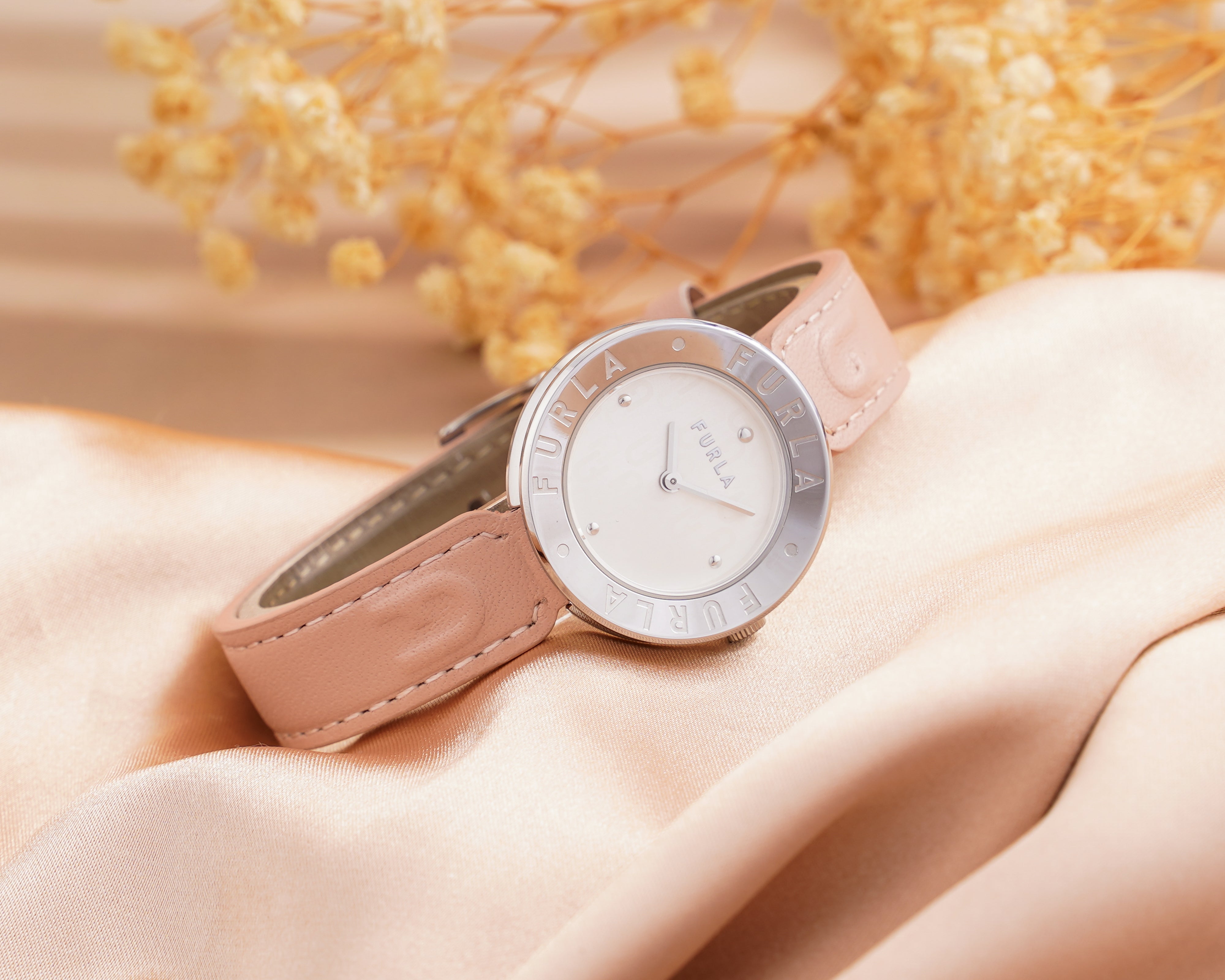 Đồng Hồ Nữ Essential