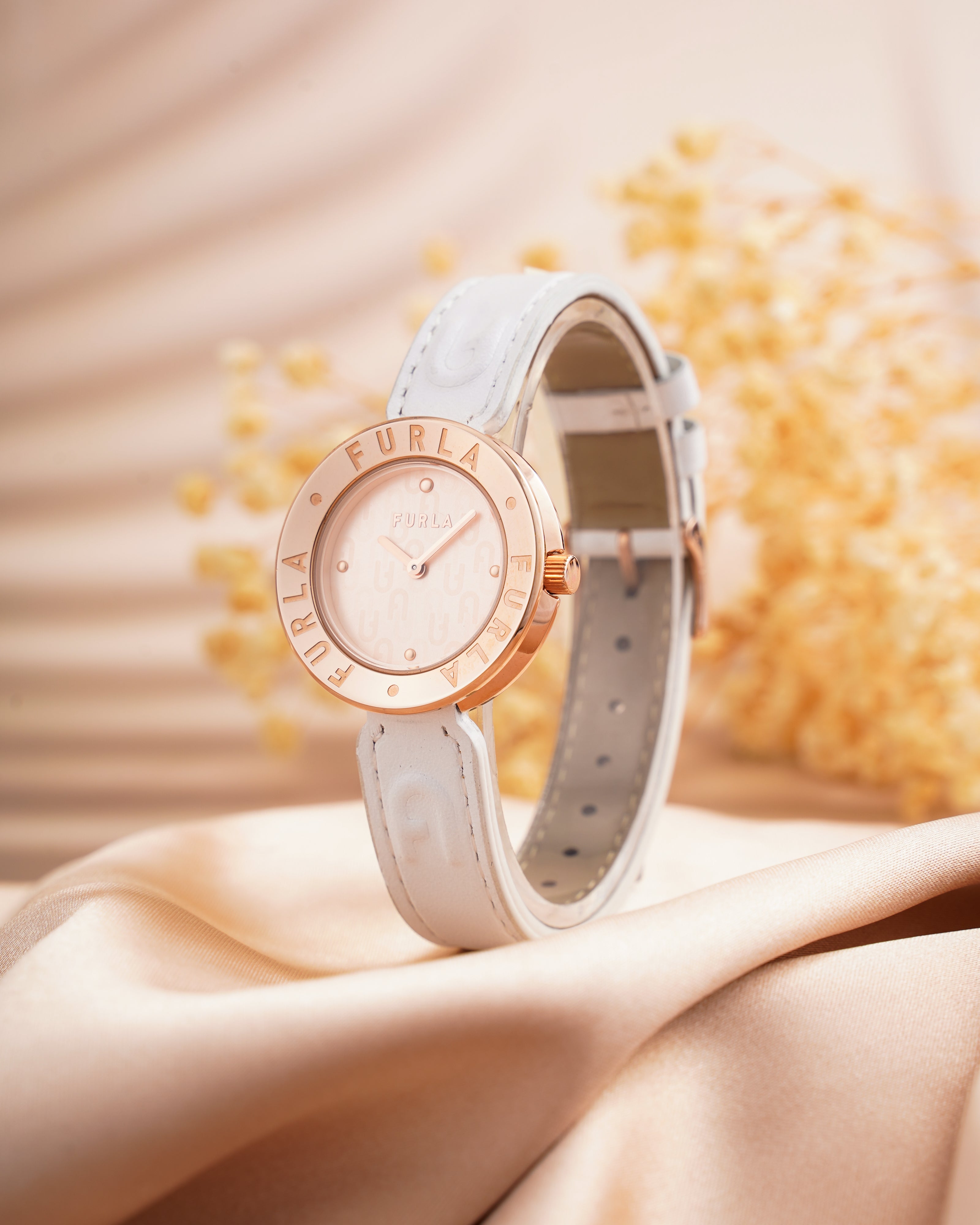 Đồng Hồ Nữ Essential