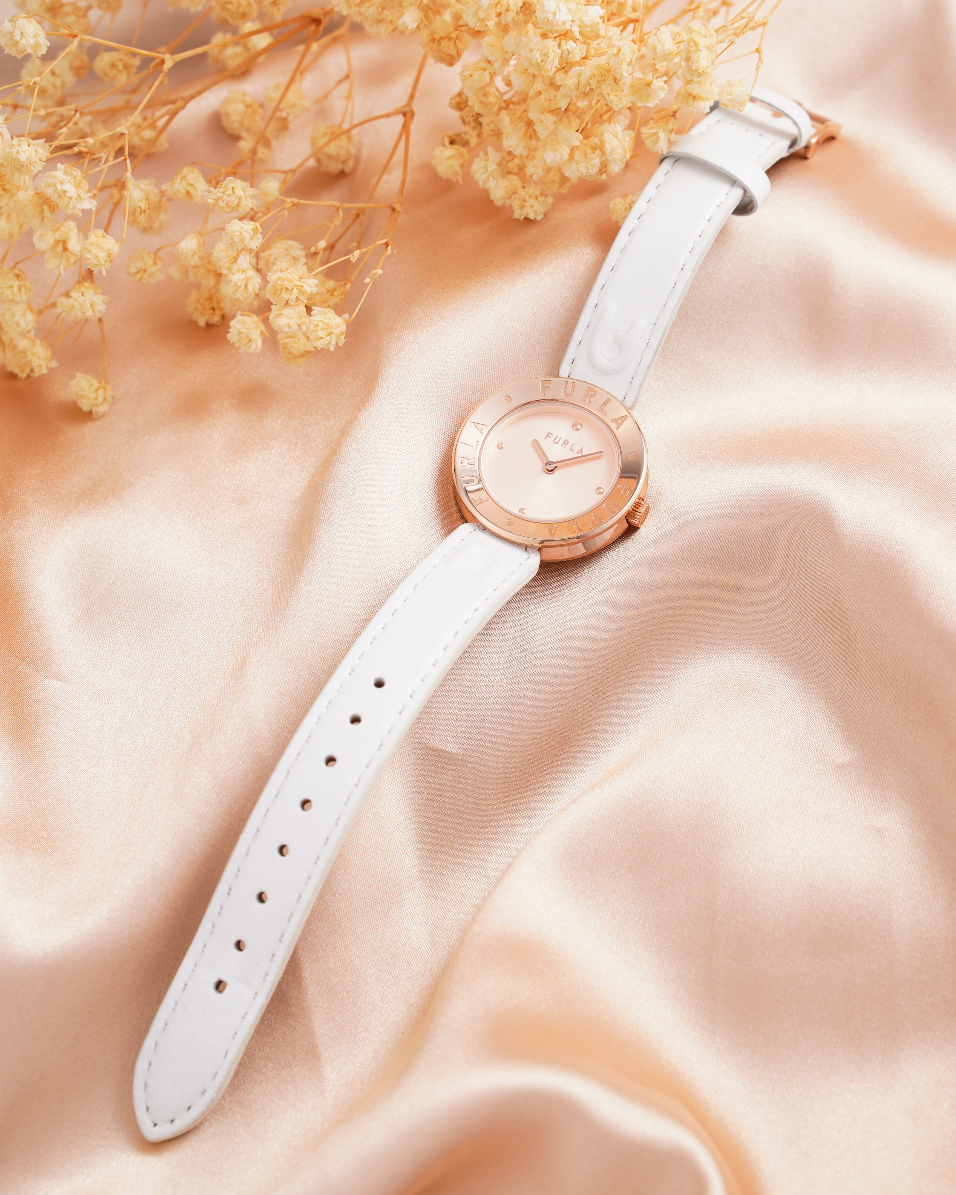 Đồng Hồ Nữ Essential