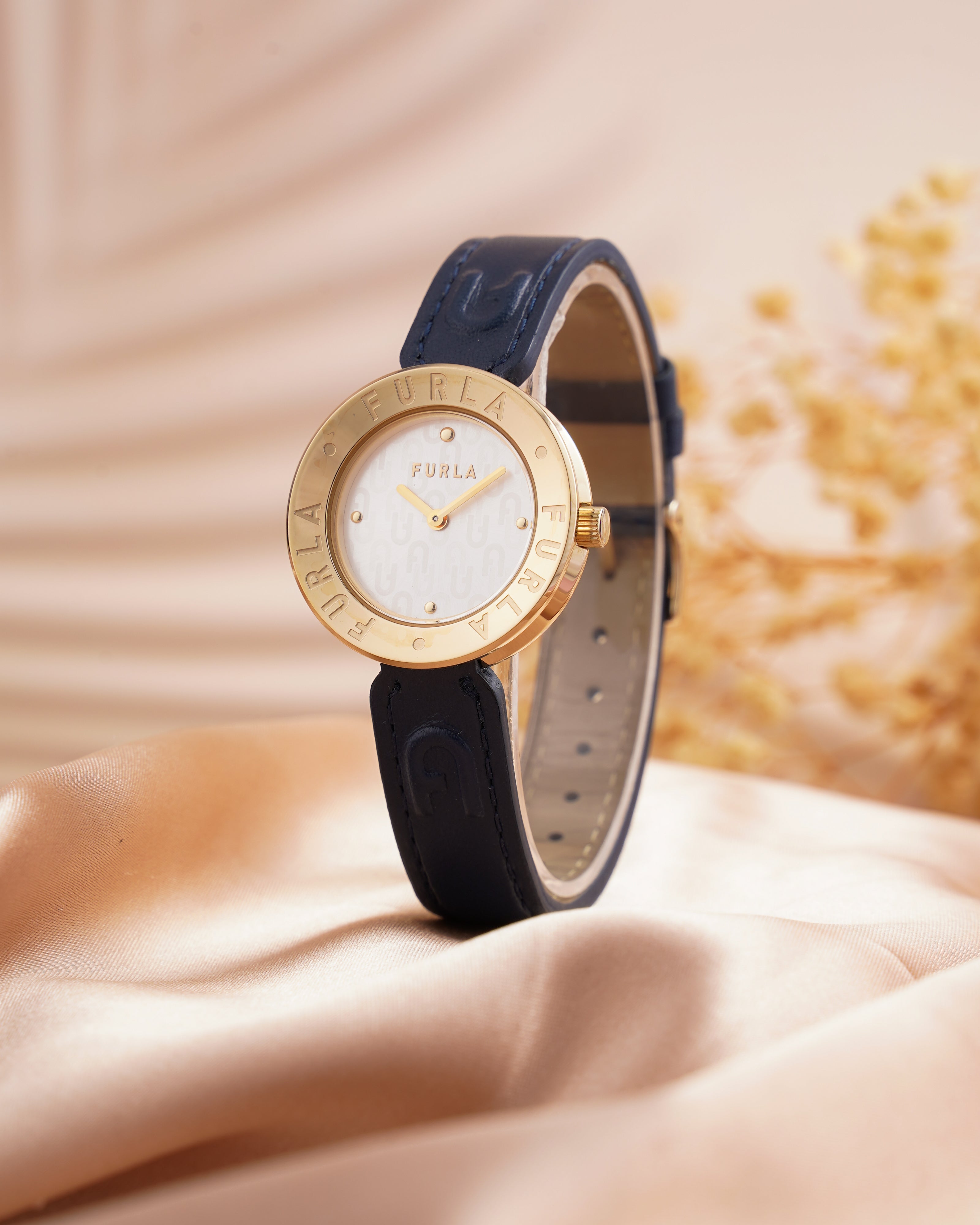 Đồng Hồ Nữ Essential