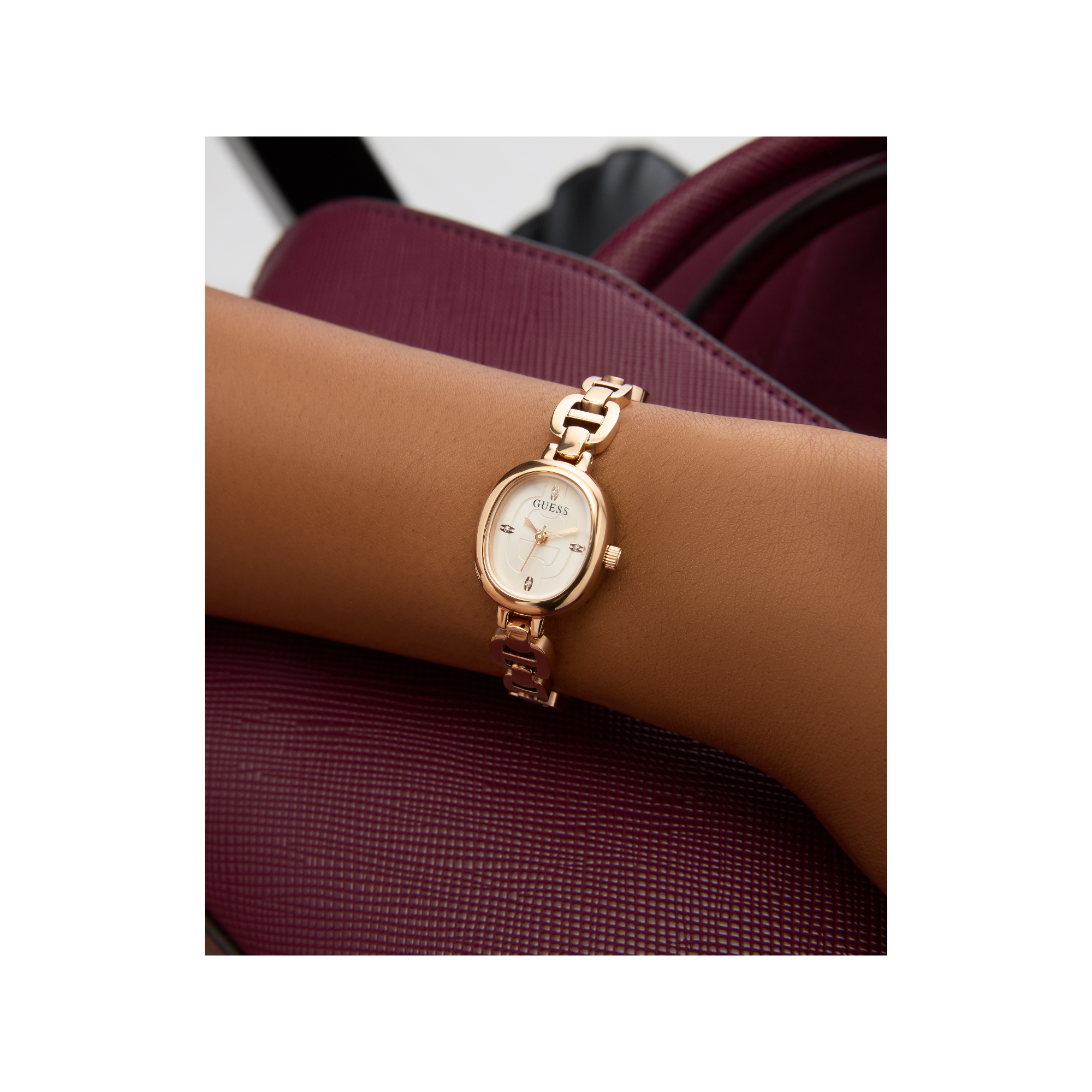 Đồng Hồ Nữ Vivian