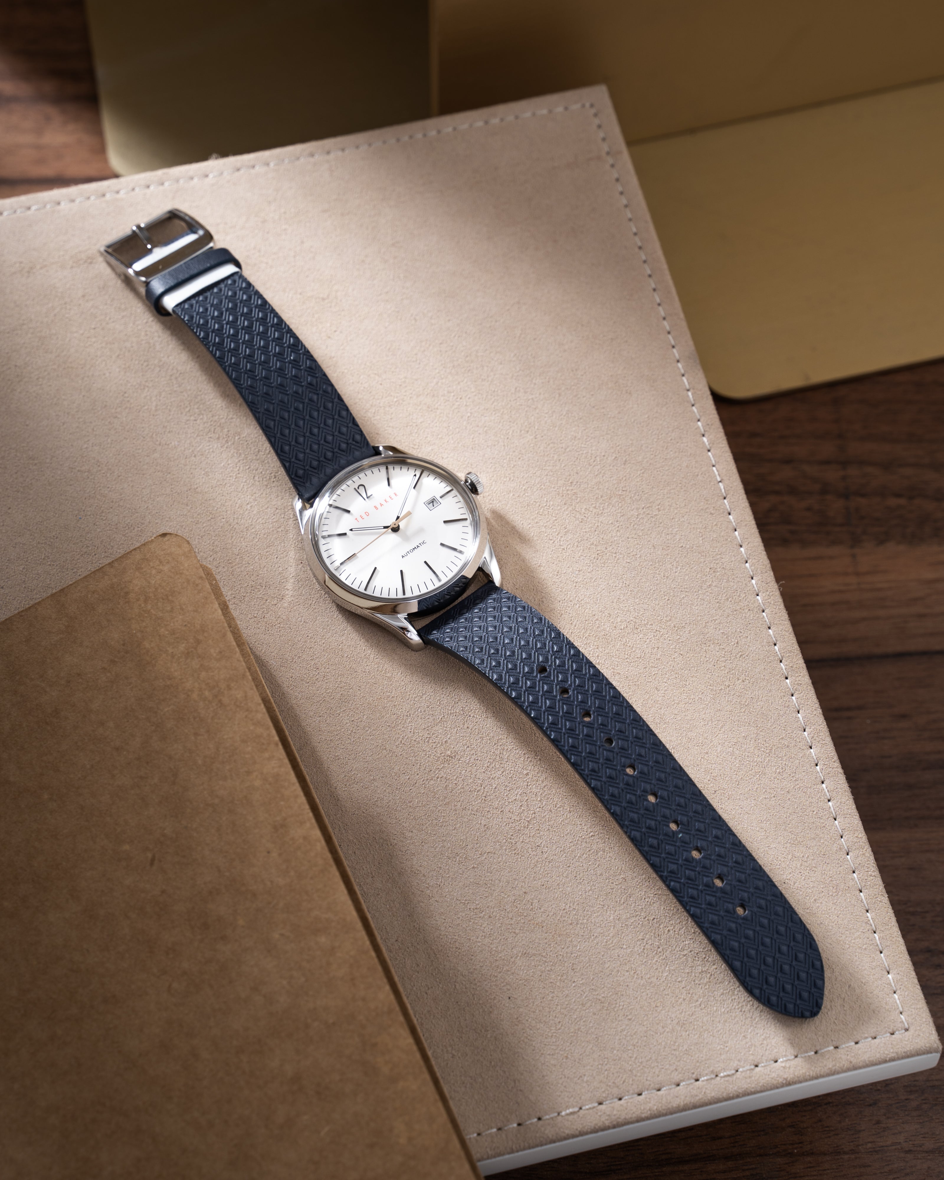 Đồng Hồ Nam Daquir