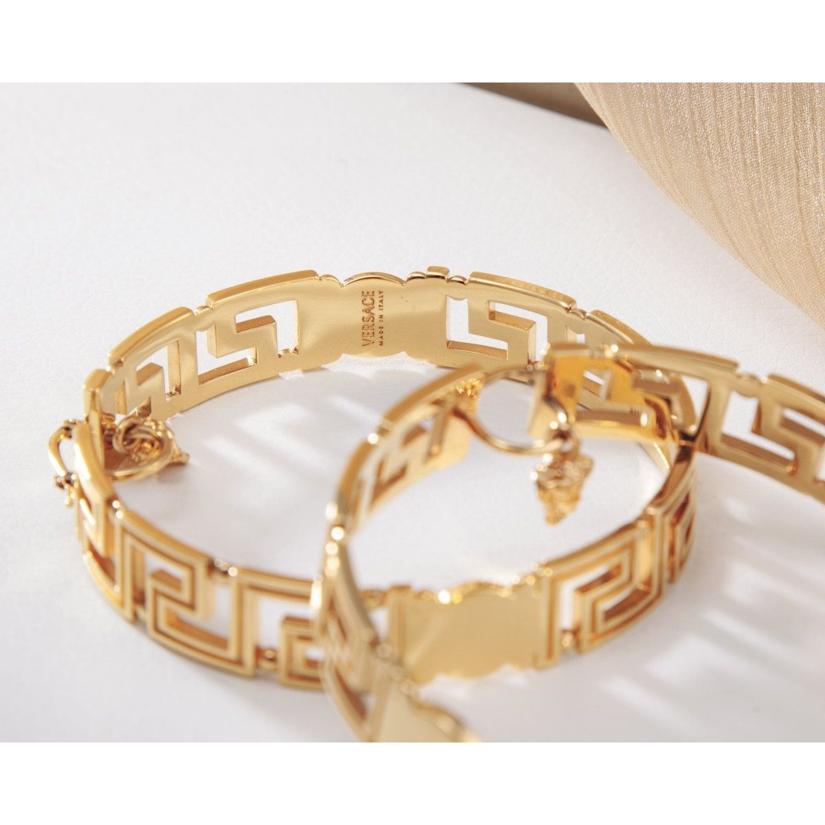 Bông tai VERSACE - L&M Luxury Timepieces