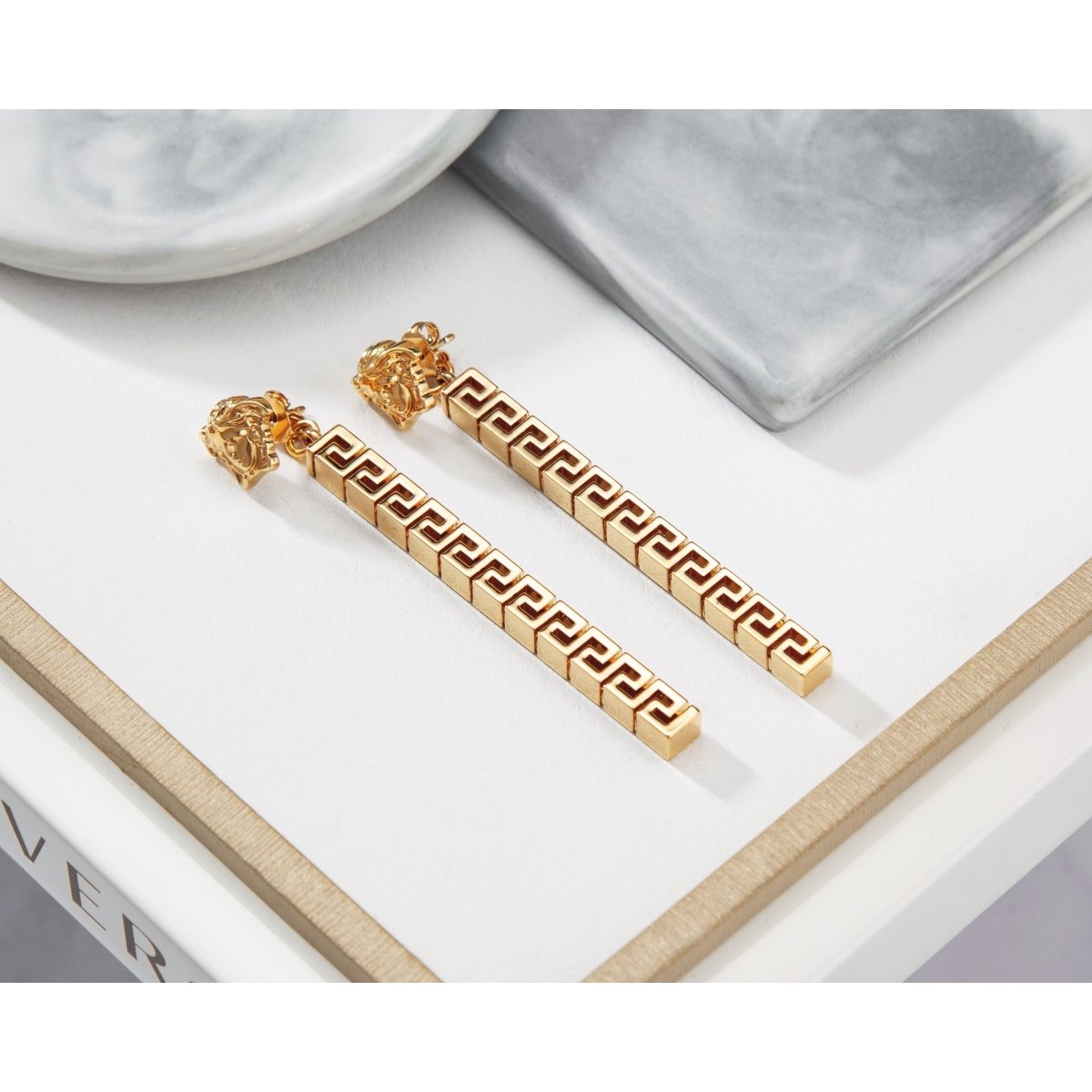 Bông tai VERSACE - L&M Luxury Timepieces