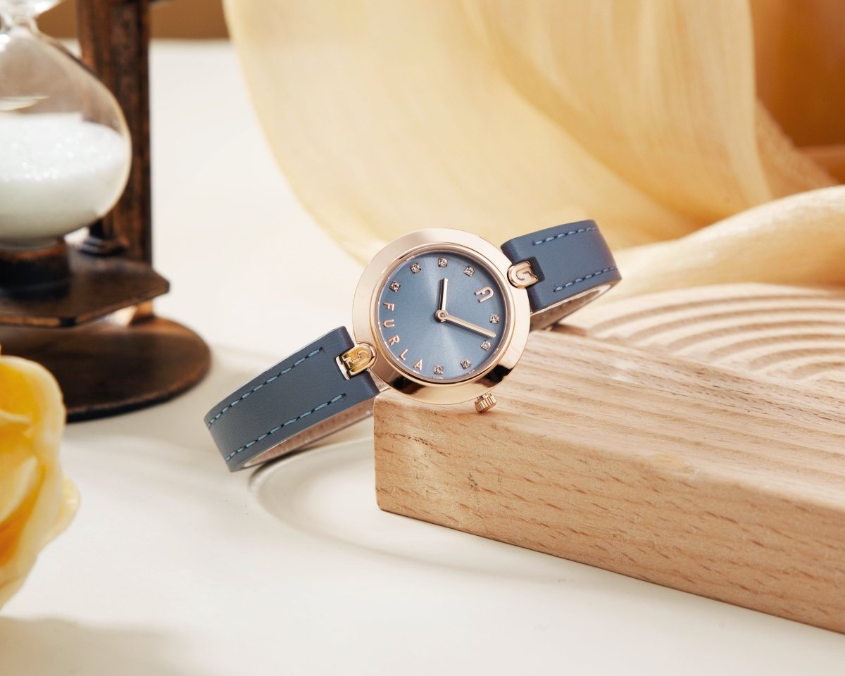 FURLA Đồng Hồ Nữ Logo Links WW00006007L3 - L&M Luxury Timepieces