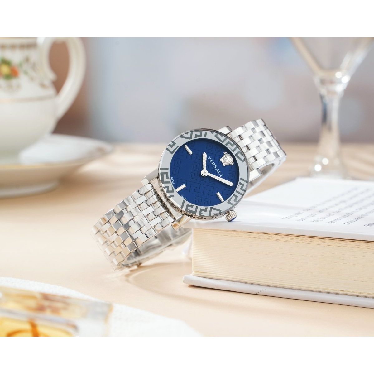 VERSACE Đồng Hồ Nữ Greca Glass VEU300321 - L&M Luxury Timepieces