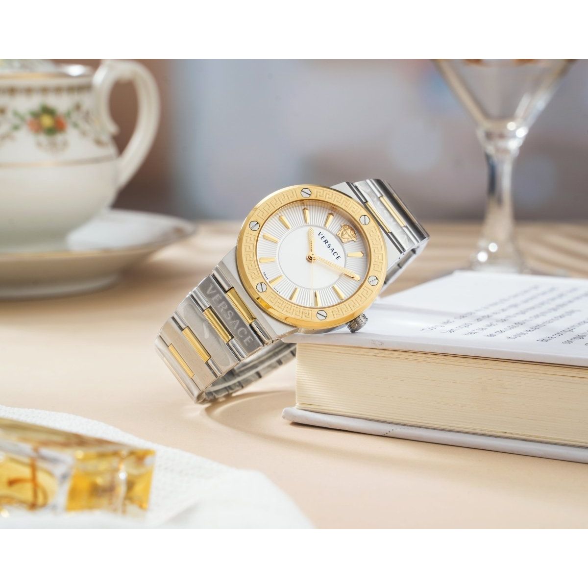 VERSACE Đồng Hồ Nữ Greca Logo VEVH00620 - L&M Luxury Timepieces