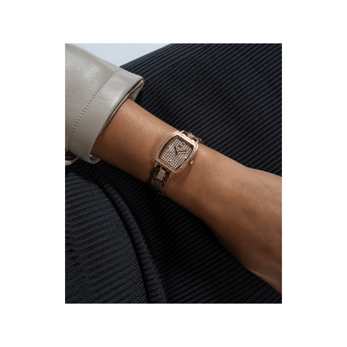 GUESS Đồng Hồ Nữ Brilliant GW0611L3 - L&M Luxury Timepieces