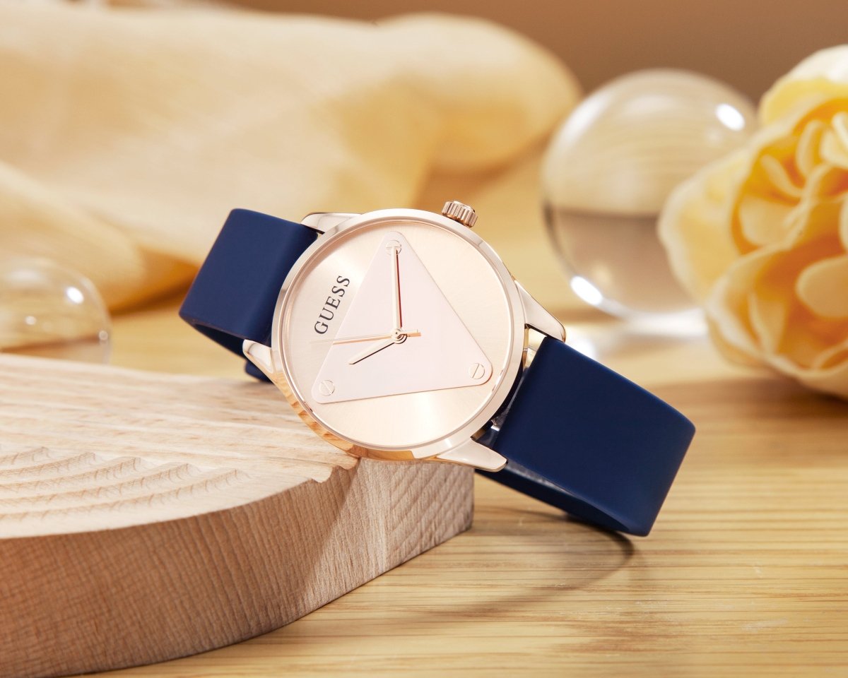GUESS Đồng Hồ Nữ Emblem GW0509L1 - L&M Luxury Timepieces
