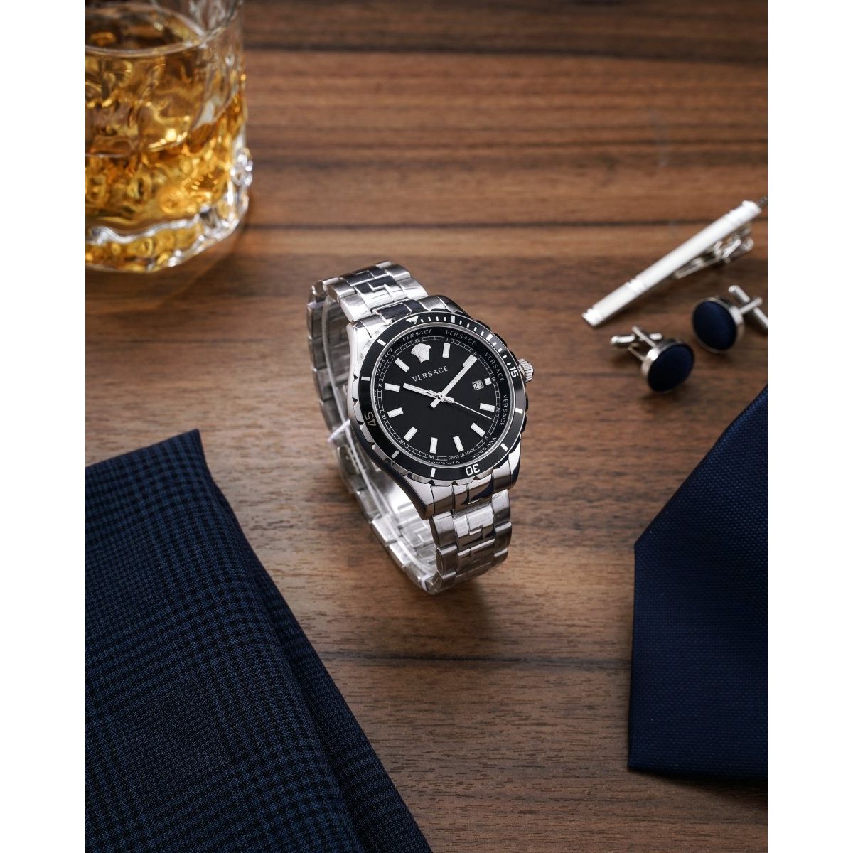 VERSACE Đồng Hồ Nam Hellenyium Gent VE3A00520 - L&M Luxury Timepieces