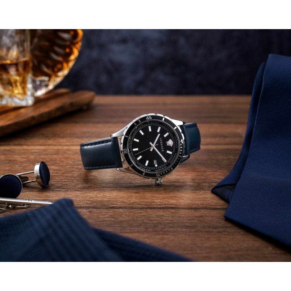 VERSACE Đồng Hồ Nam Hellenyium Gent VE3A00220 - L&M Luxury Timepieces