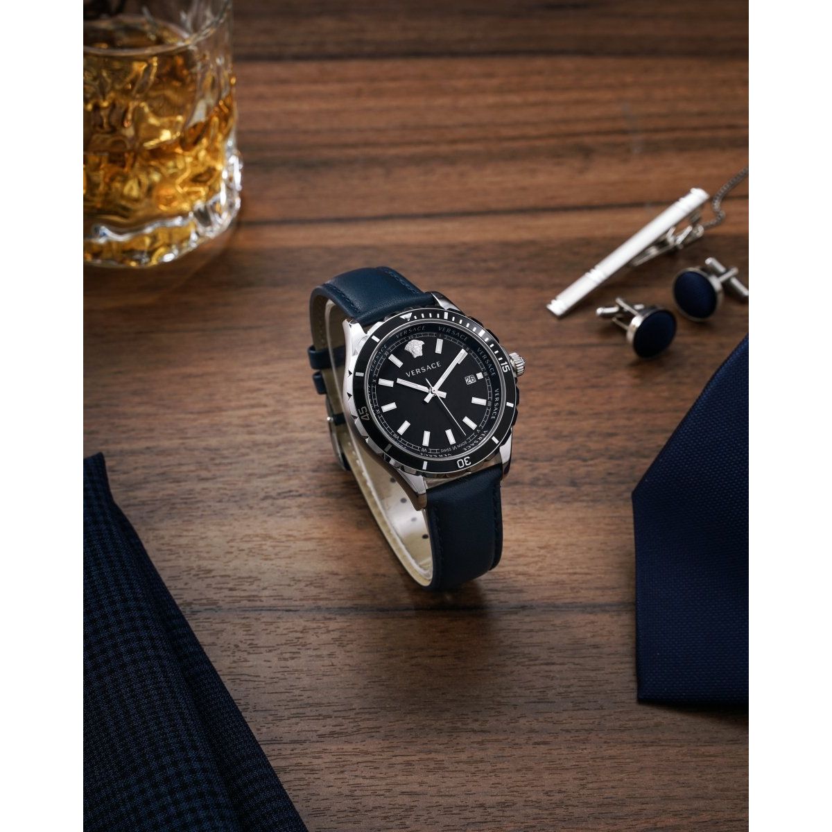 VERSACE Đồng Hồ Nam Hellenyium Gent VE3A00220 - L&M Luxury Timepieces