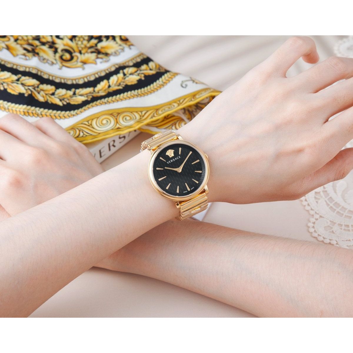VERSACE Đồng Hồ Nữ V Circle VE8101519 - L&M Luxury Timepieces